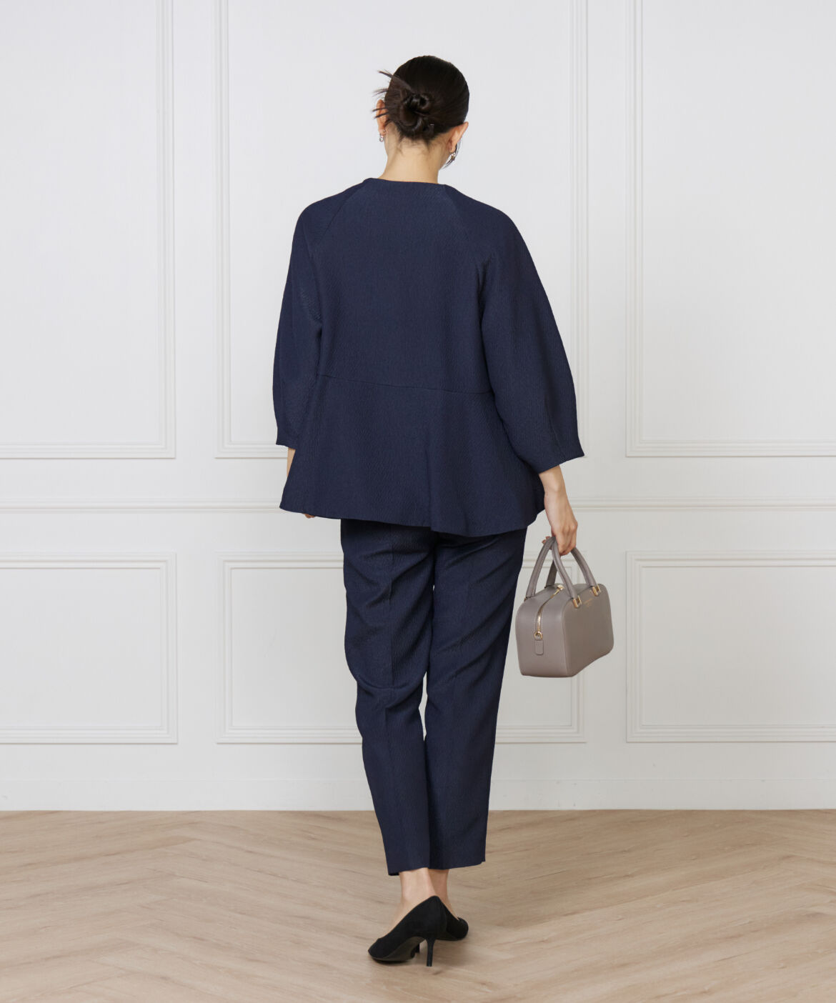 7-IDconcept.「切り替えタックブラウスジャケット」|ノーカラージャケット|