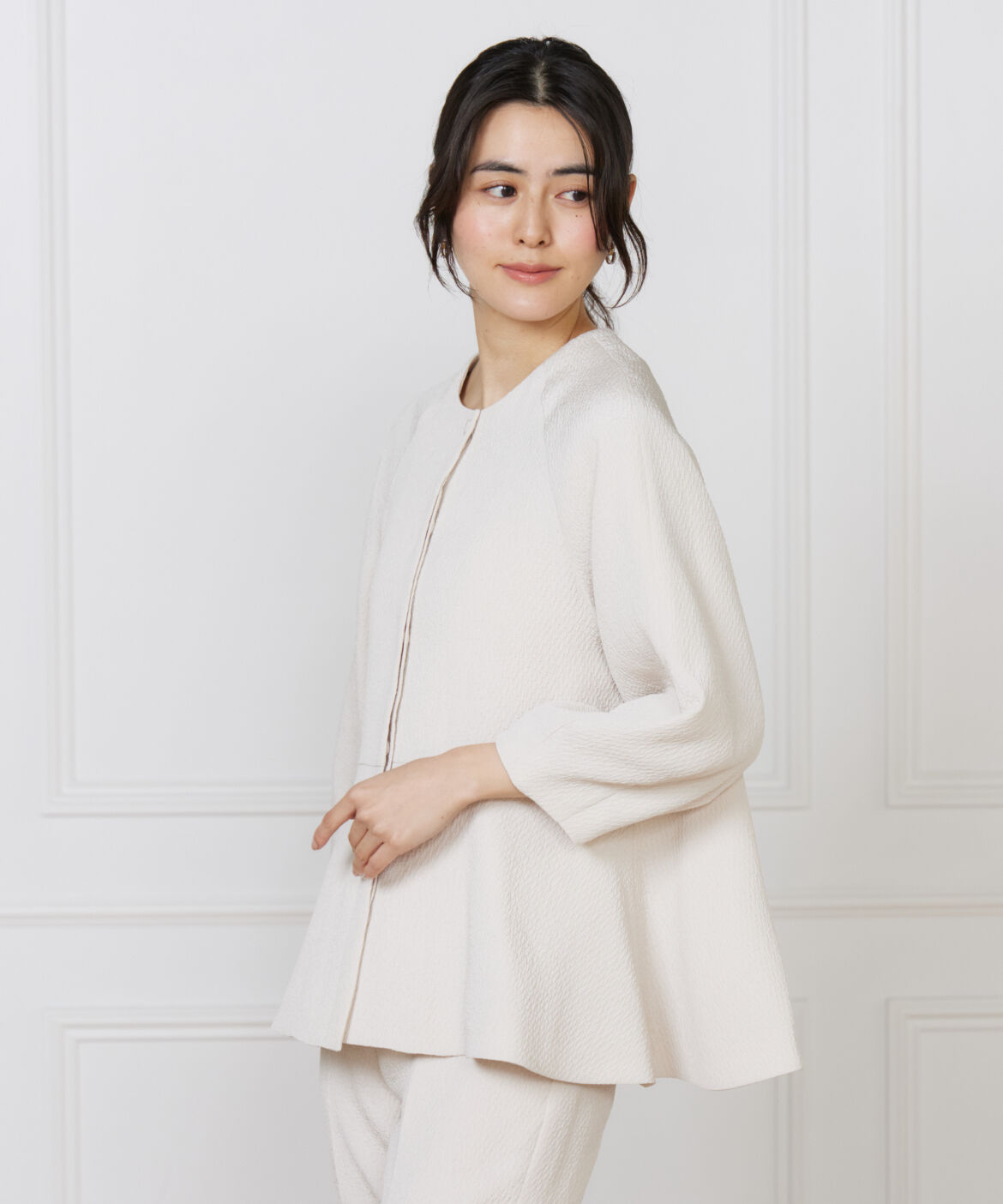 7-IDconcept.「切り替えタックブラウスジャケット」|ノーカラージャケット|