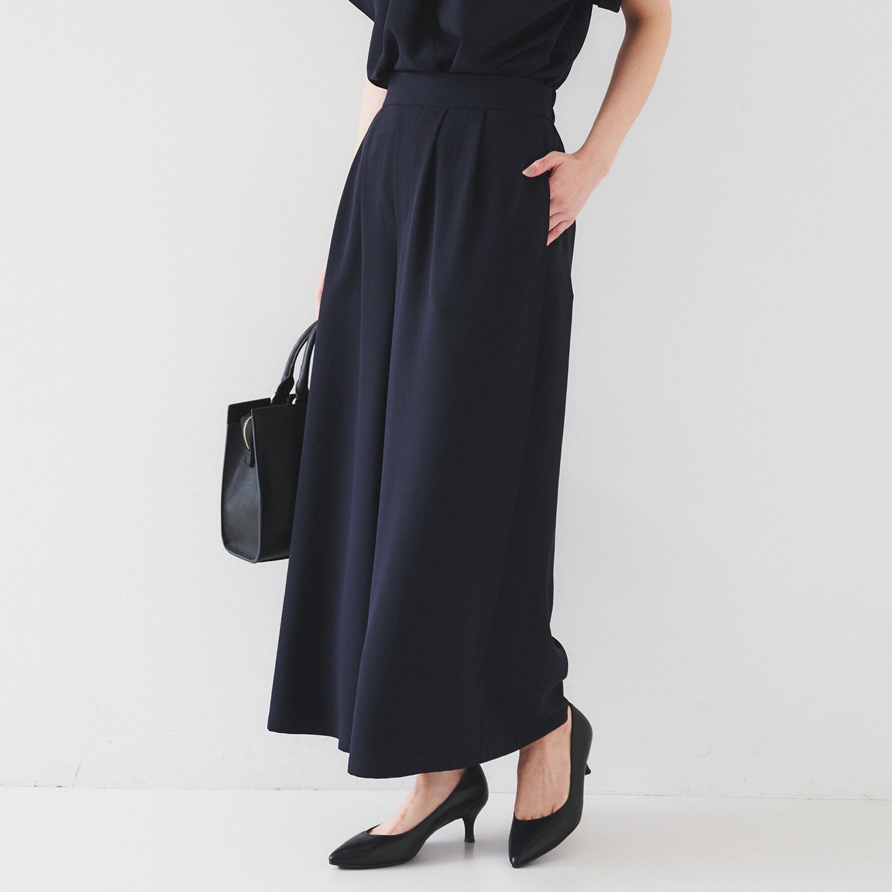 UNTITLED「【セットアップ可/接触冷感/イージーケア】リラクミスト タックワイドパンツ」|その他|