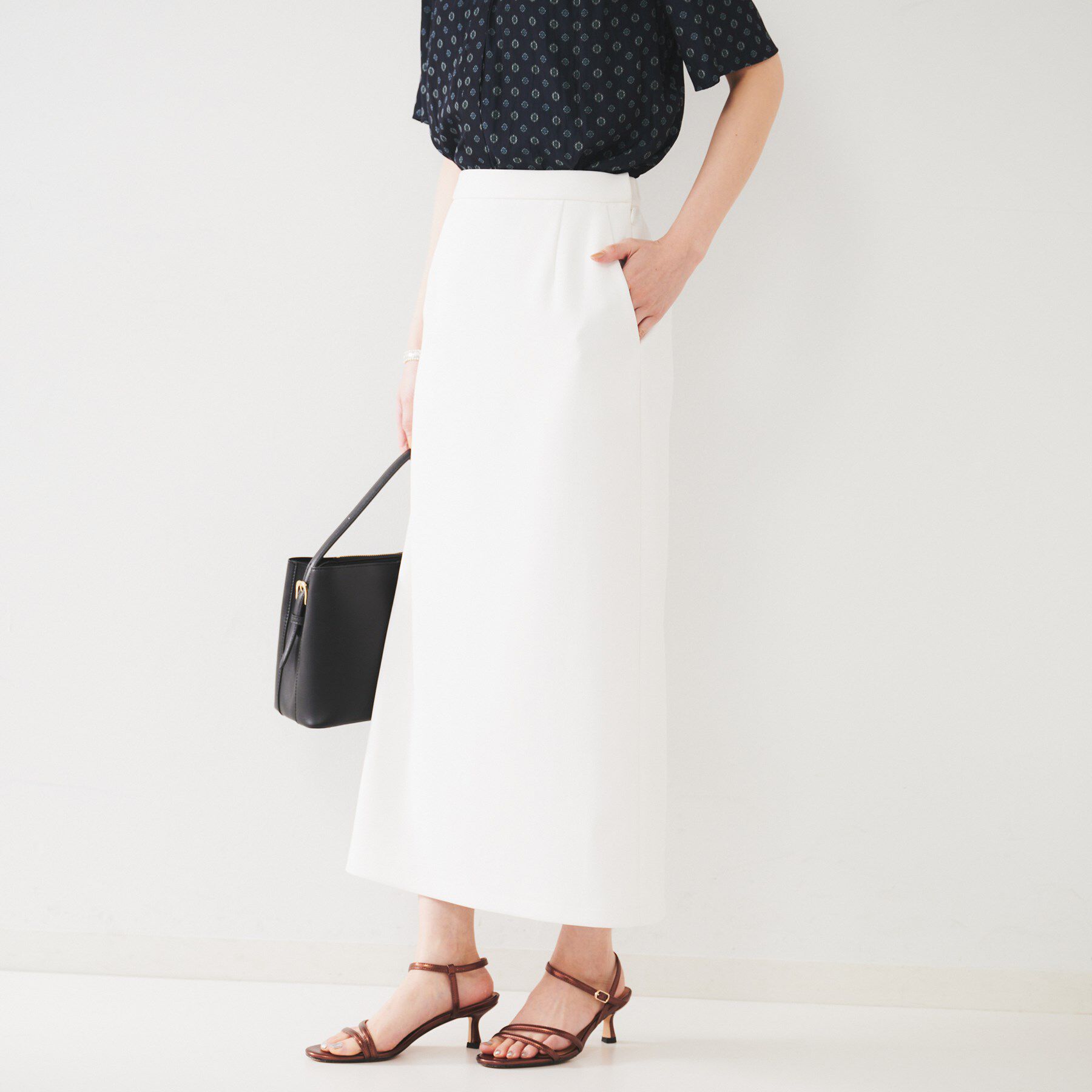 UNTITLED「【後ろウエストゴム/ストレッチ性/オンオフ】ジャージナロースカート」|スカート|