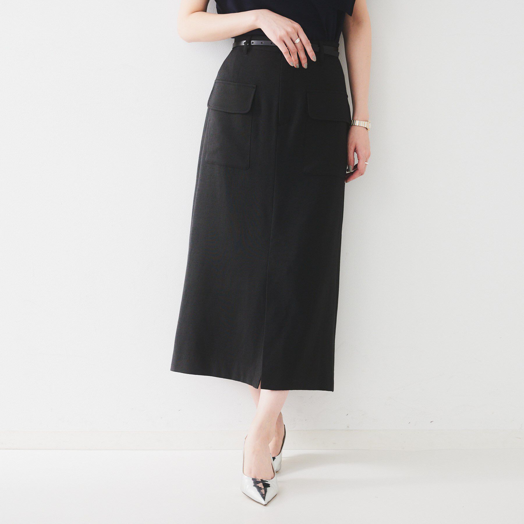 UNTITLED「【きれいめ/前スリット】麻混カーゴスカート」|スカート|ブラック(019)