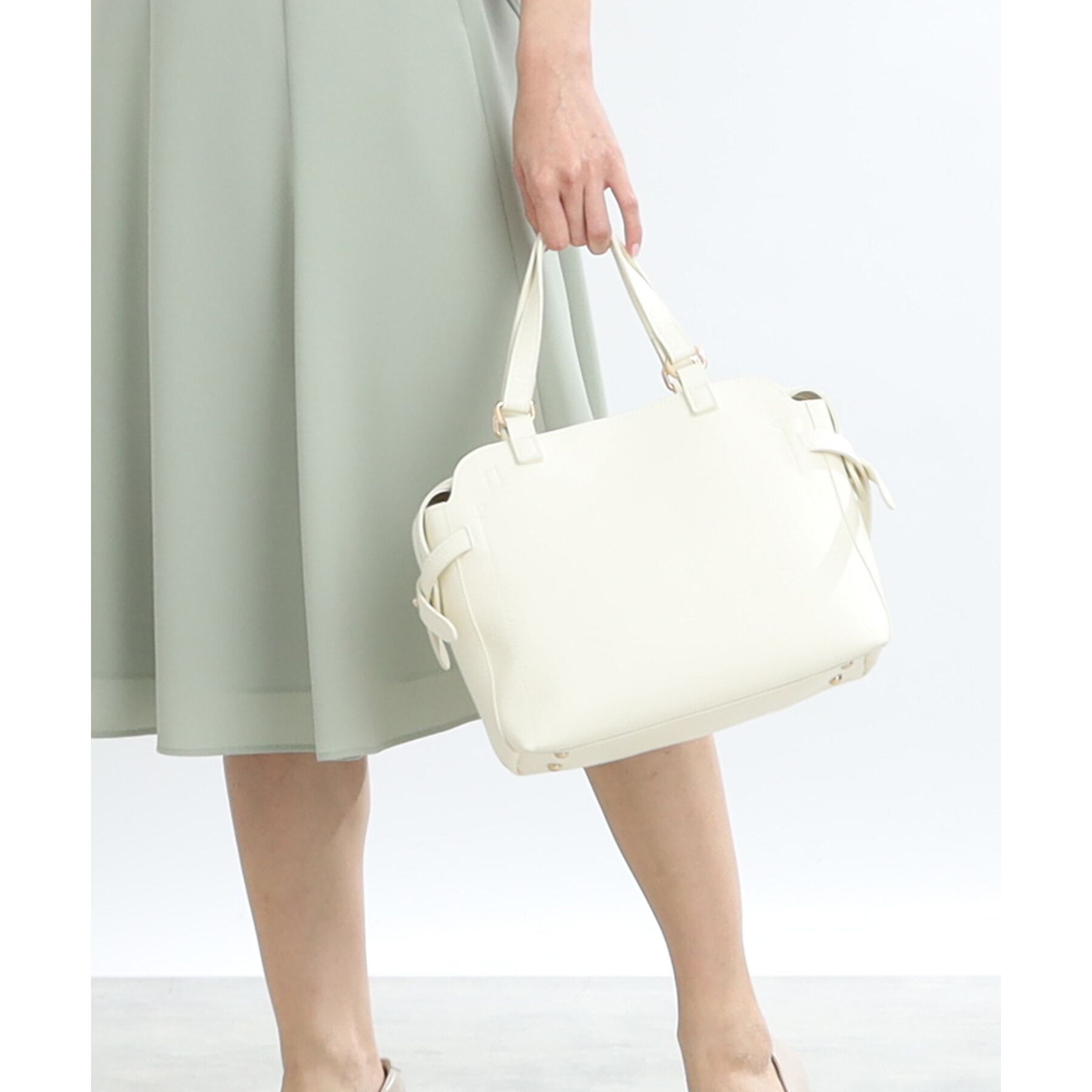 Reflect「【たっぷり収納！あおりポケット／通勤にぴったり◎／WEB先行カラーあり】ショルダー付きミディアムバッ」|トートバッグ|アイボリー(004)