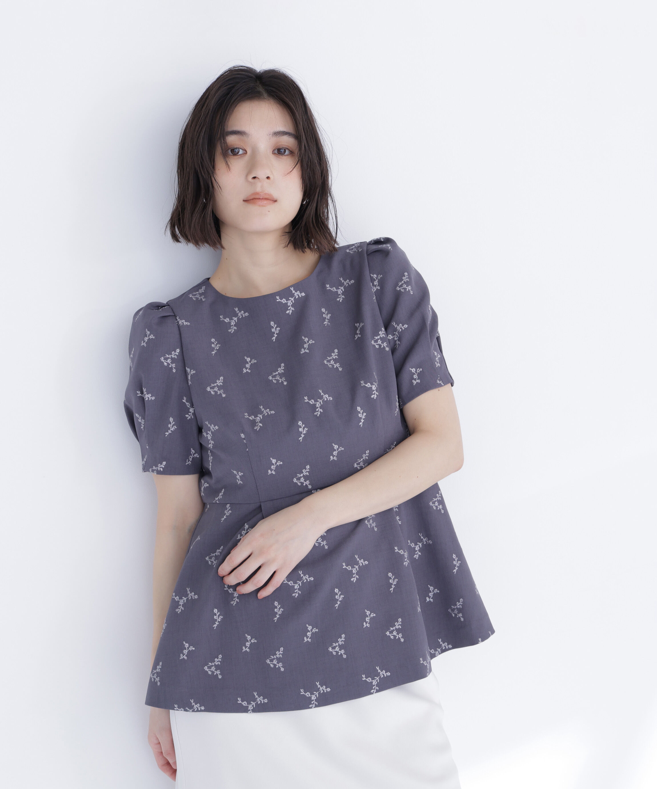  「ラメ刺繍ペプラムブラウス」|シャツ・ブラウス|グレー系2