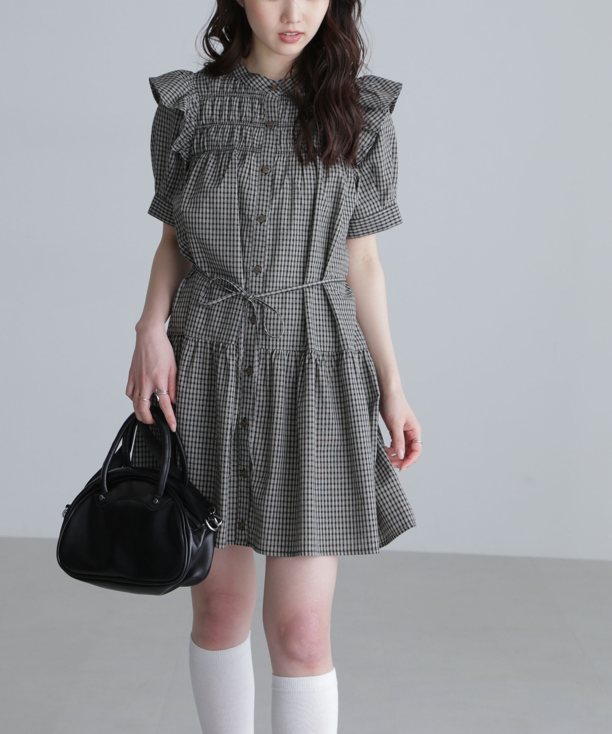  「ミニチェック肩フリルティアードミニワンピース」|ワンピース|