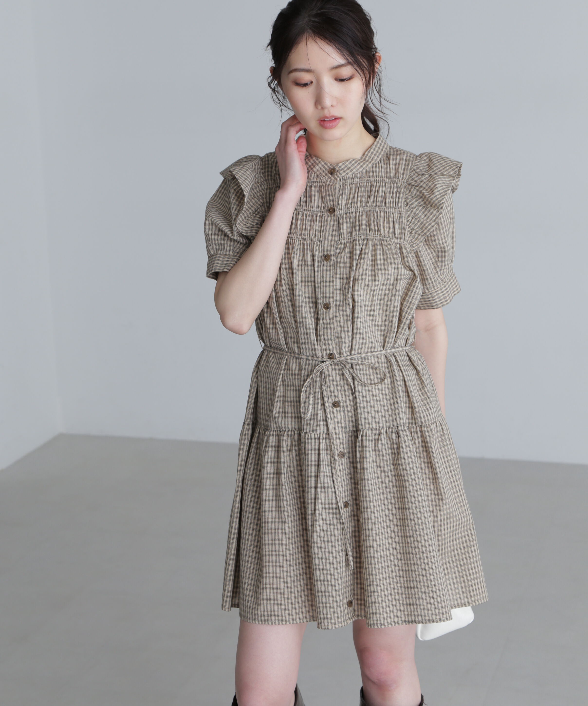  「ミニチェック肩フリルティアードミニワンピース」|ワンピース|