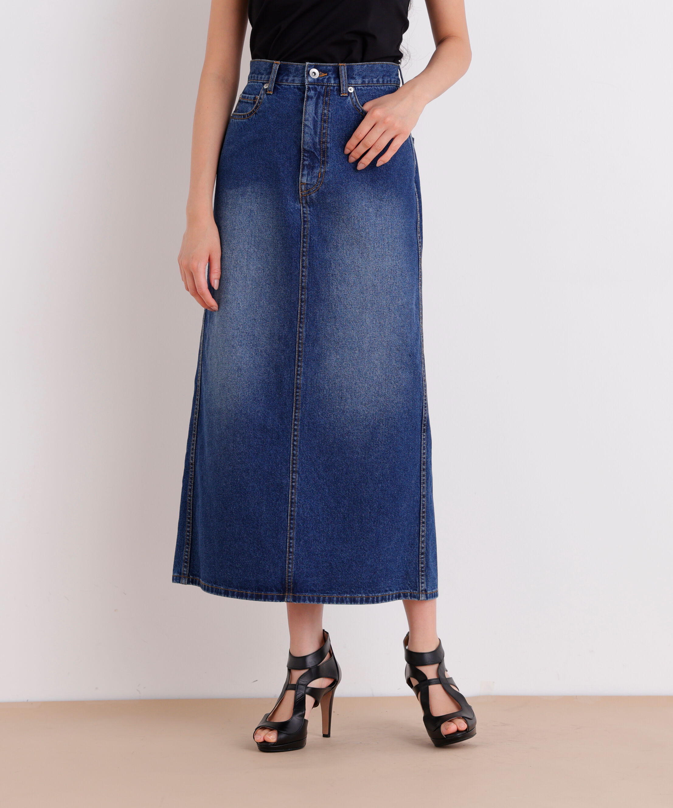  「［美香さん着用］デニムマキシＡラインスカート」|スカート|