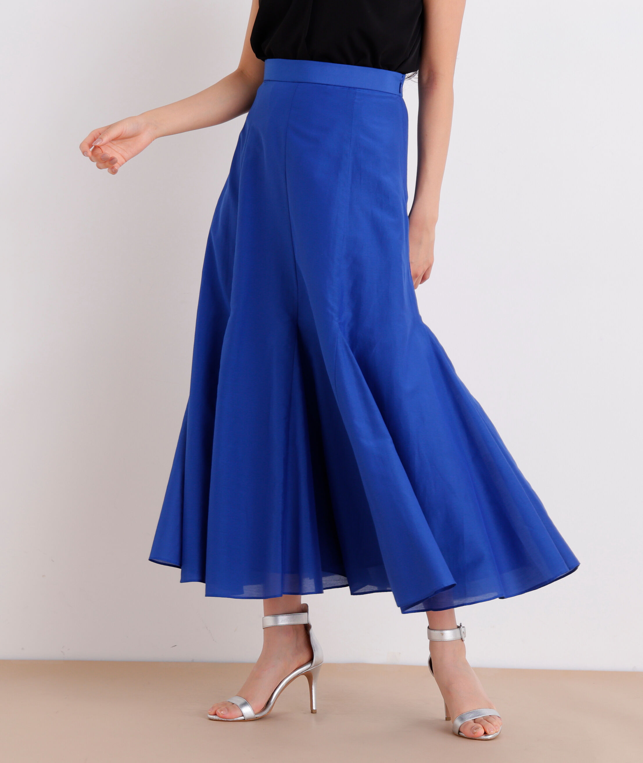  「［美香さん着用］シアーローンボリュームフレアースカート」|スカート|ブルー