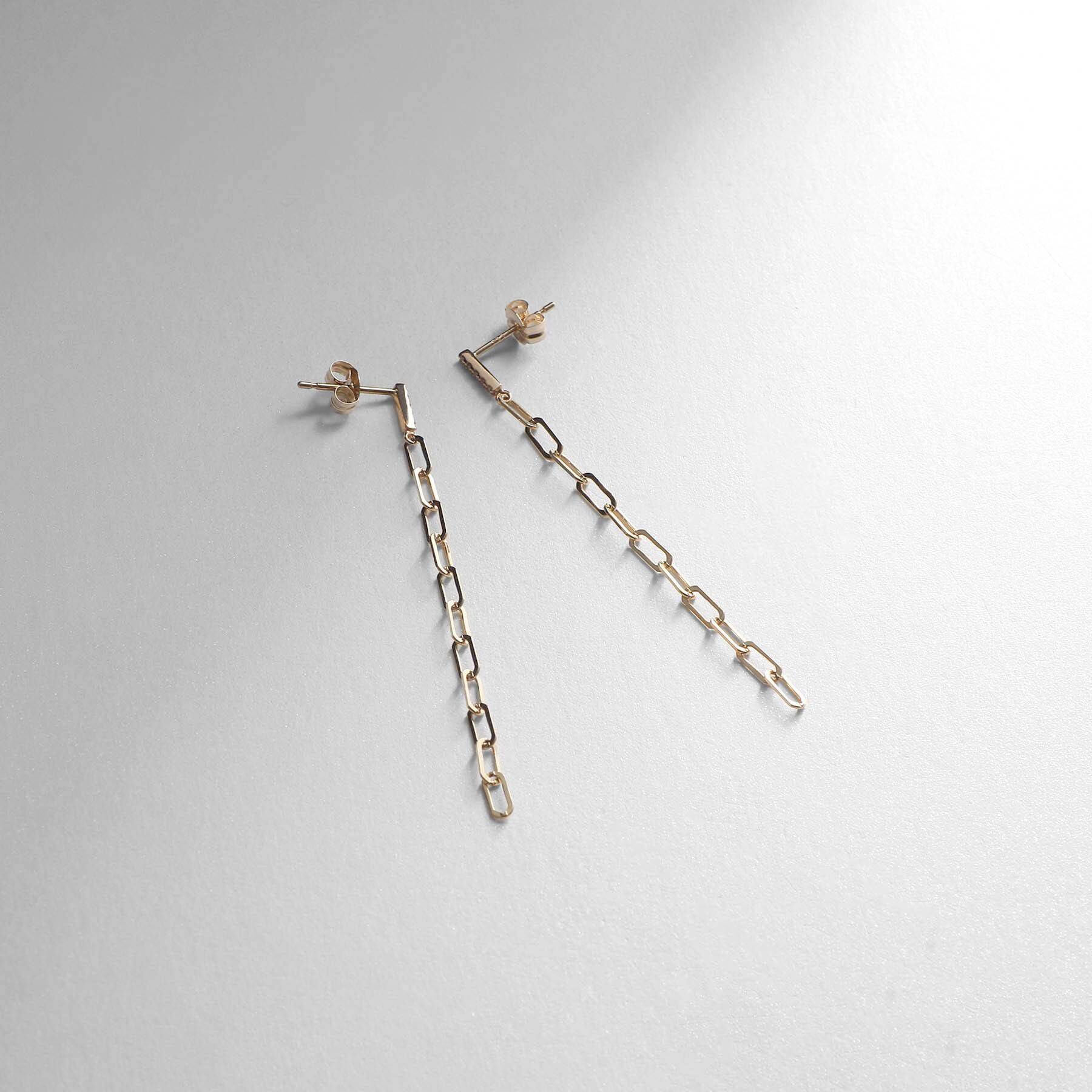 COCOSHNIK「K10ダイヤモンド ケーブルチェーン スタッドピアス」|ピアス|