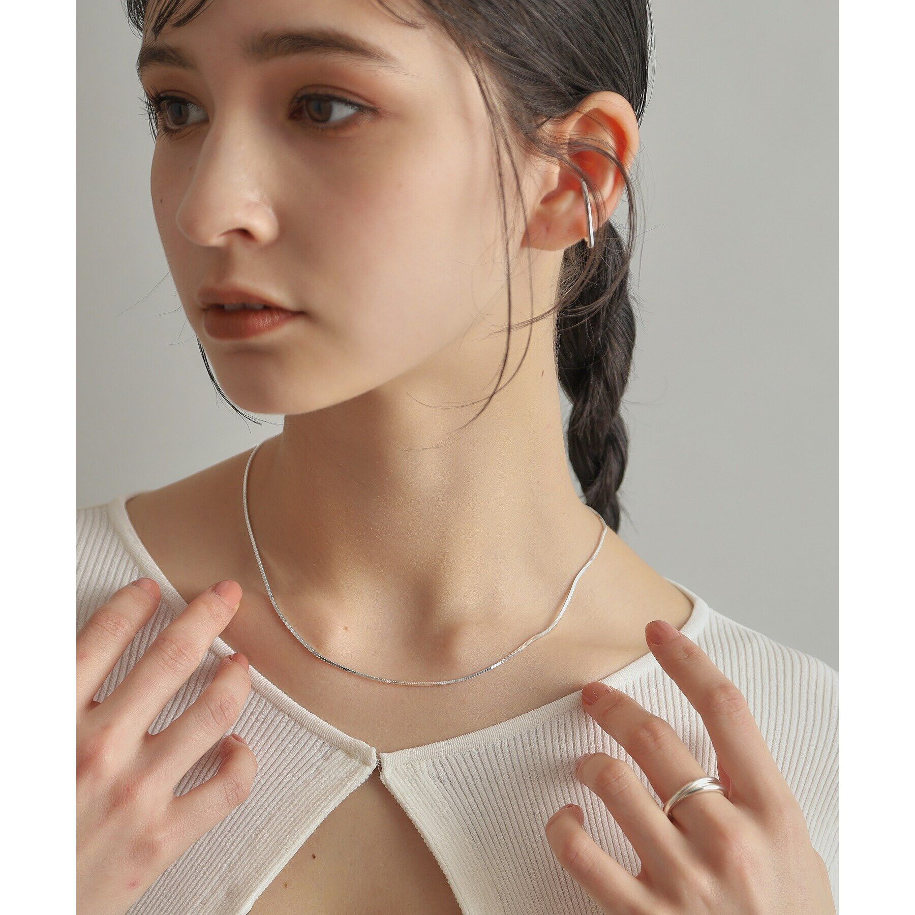 COCOSHNIK ONKITSCH「シルバー ソリッドイヤーカフ フラットアーク」|イヤリング|