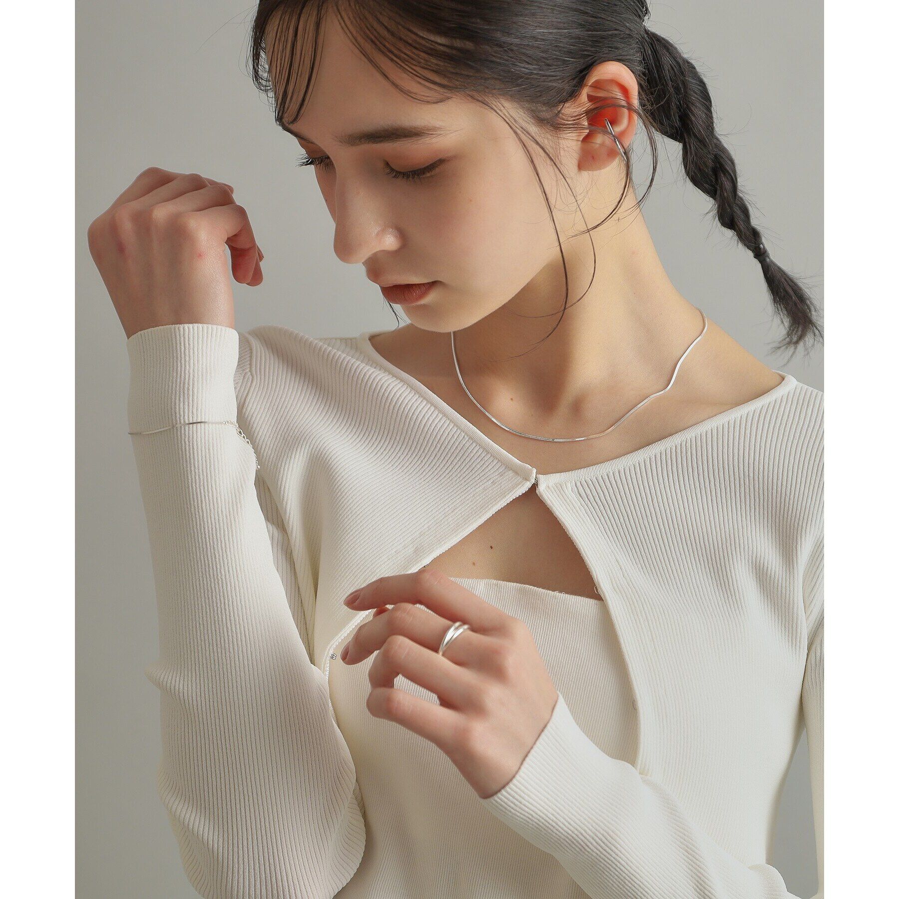 COCOSHNIK ONKITSCH「シルバー ソリッドイヤーカフ フラットアーク」|イヤリング|