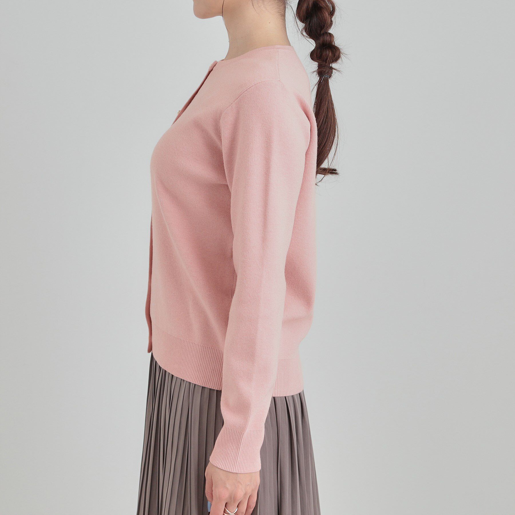 SHOO･LA･RUE「【洗濯機可/S-LL】上品な金ボタン もちっとやわらか クルーネックカーディガン」|カーディガン|