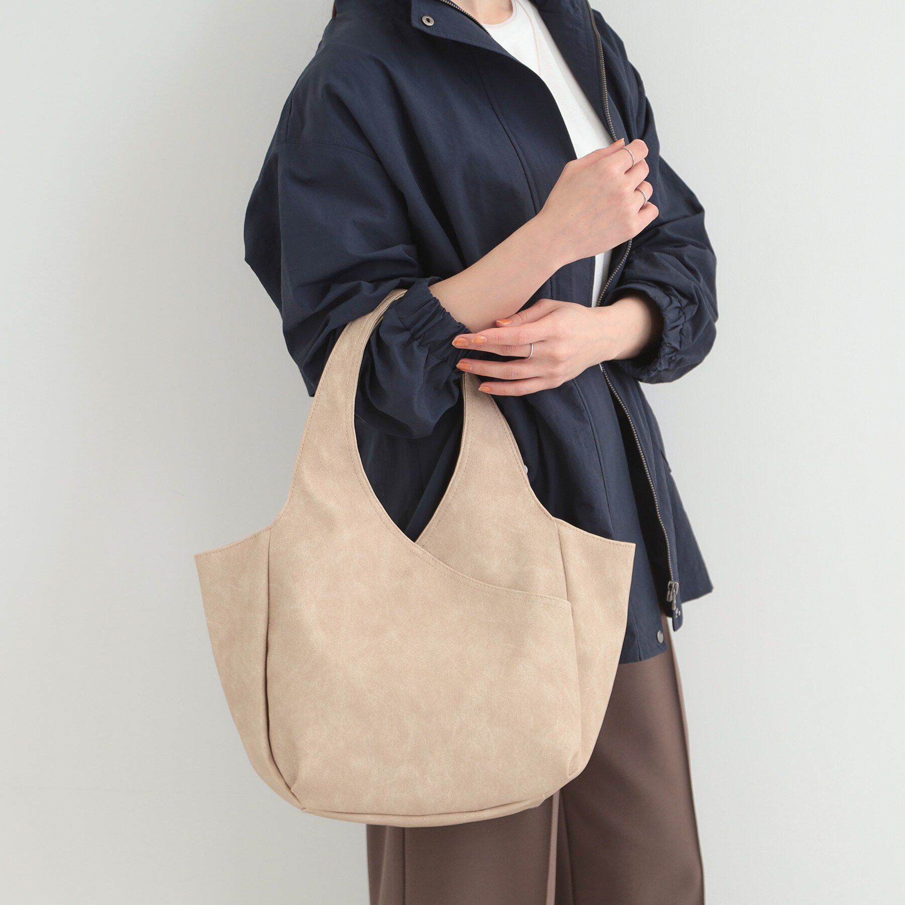 SHOO･LA･RUE「前後ポケットバルーントートバッグ」|トートバッグ|ベージュ(052)