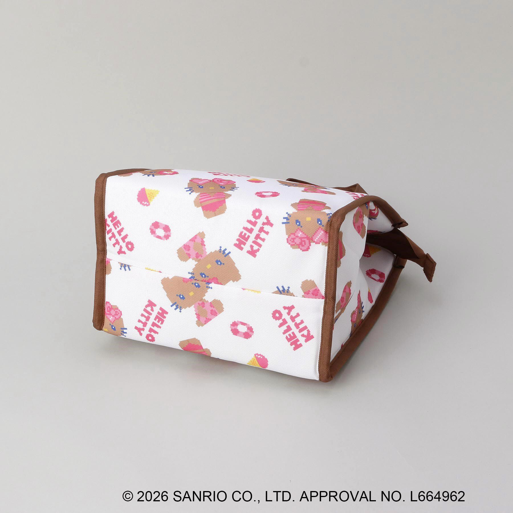 212 KITCHEN STORE「日焼けハローキティ DOT三角マチ保冷バッグ WH」|その他|