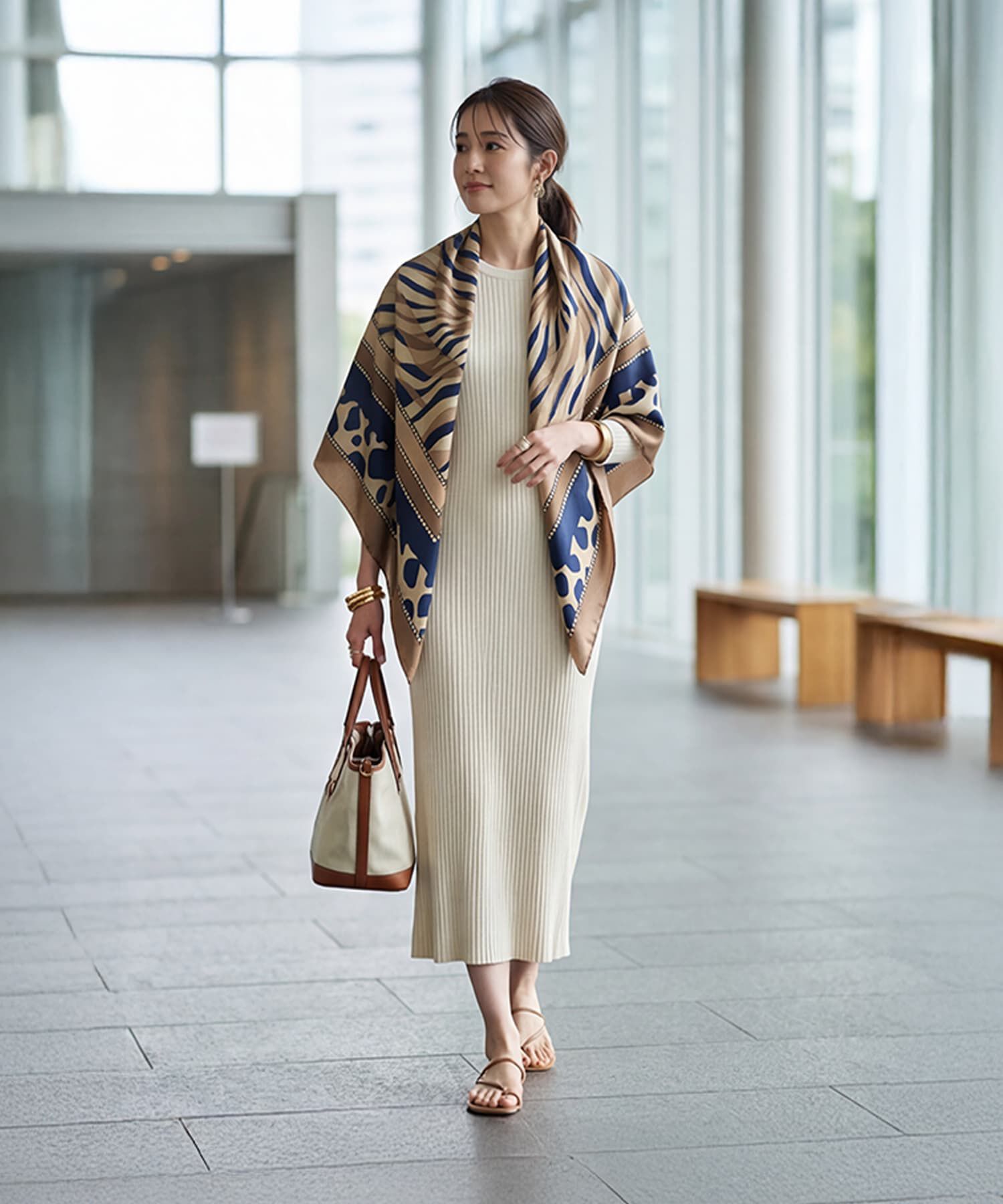 STYLE DELI「【DELI by】超大判ツイルサテンプリントスクエアストール」|ストール|