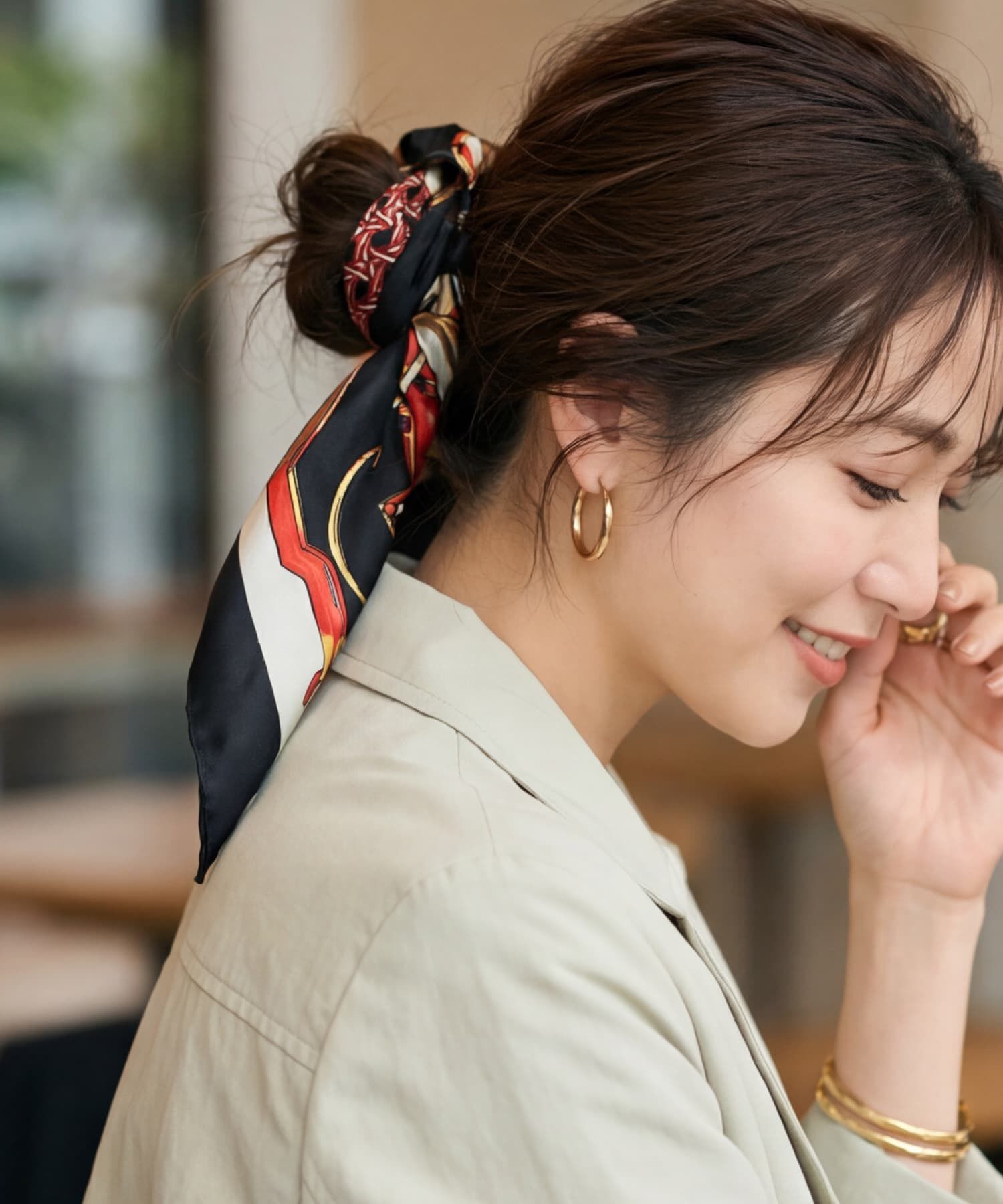 STYLE DELI「【DELI by】キャリッジプリントサテンスクエアスカーフ」|バンダナ・スカーフ|