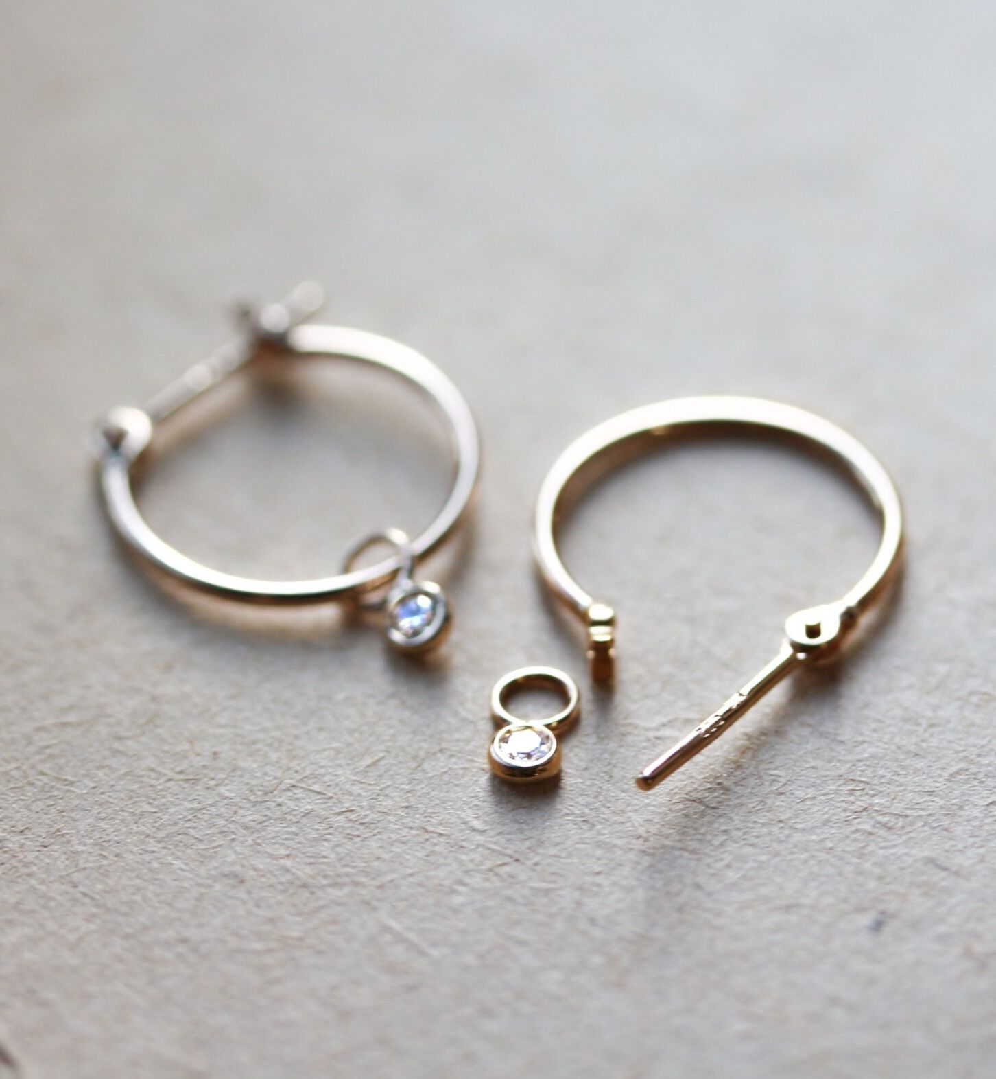  「ダイヤモンド 0.01ct スナップ フープ ピアス | K10YG」|ピアス|