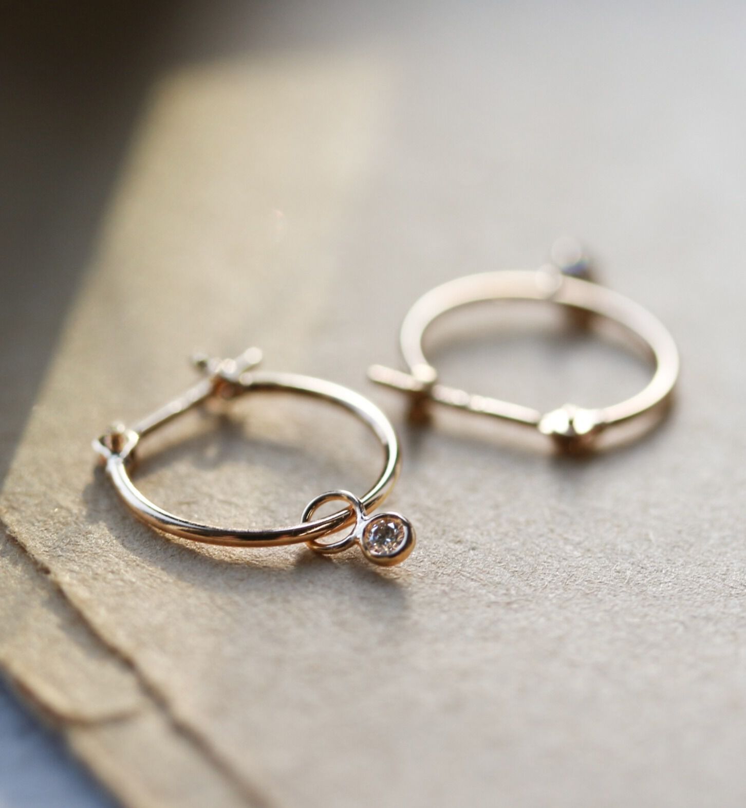  「ダイヤモンド 0.01ct スナップ フープ ピアス | K10YG」|ピアス|