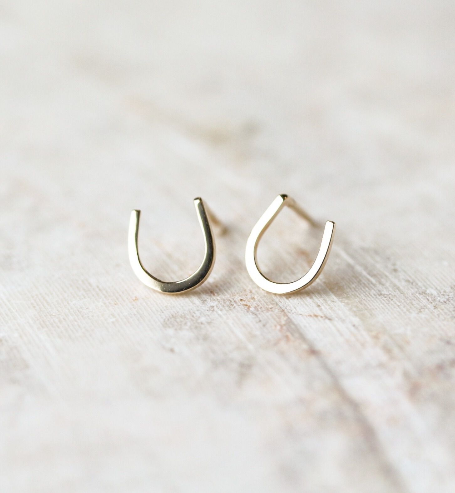  「ゴールド ホースシュー ピアス | K10YG」|ピアス|K10 イエローゴールド