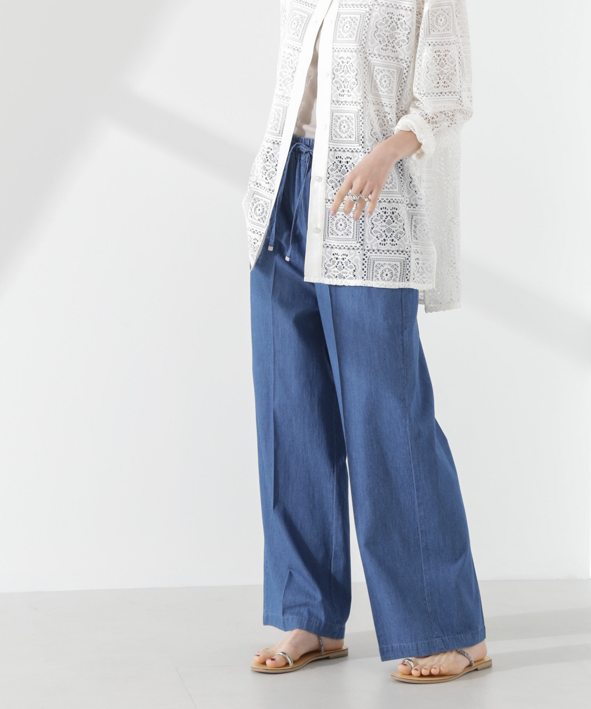 nano･universe「ライトデニムドロストセンタープレスパンツ(セットアップ可)」|チノ|ブルー