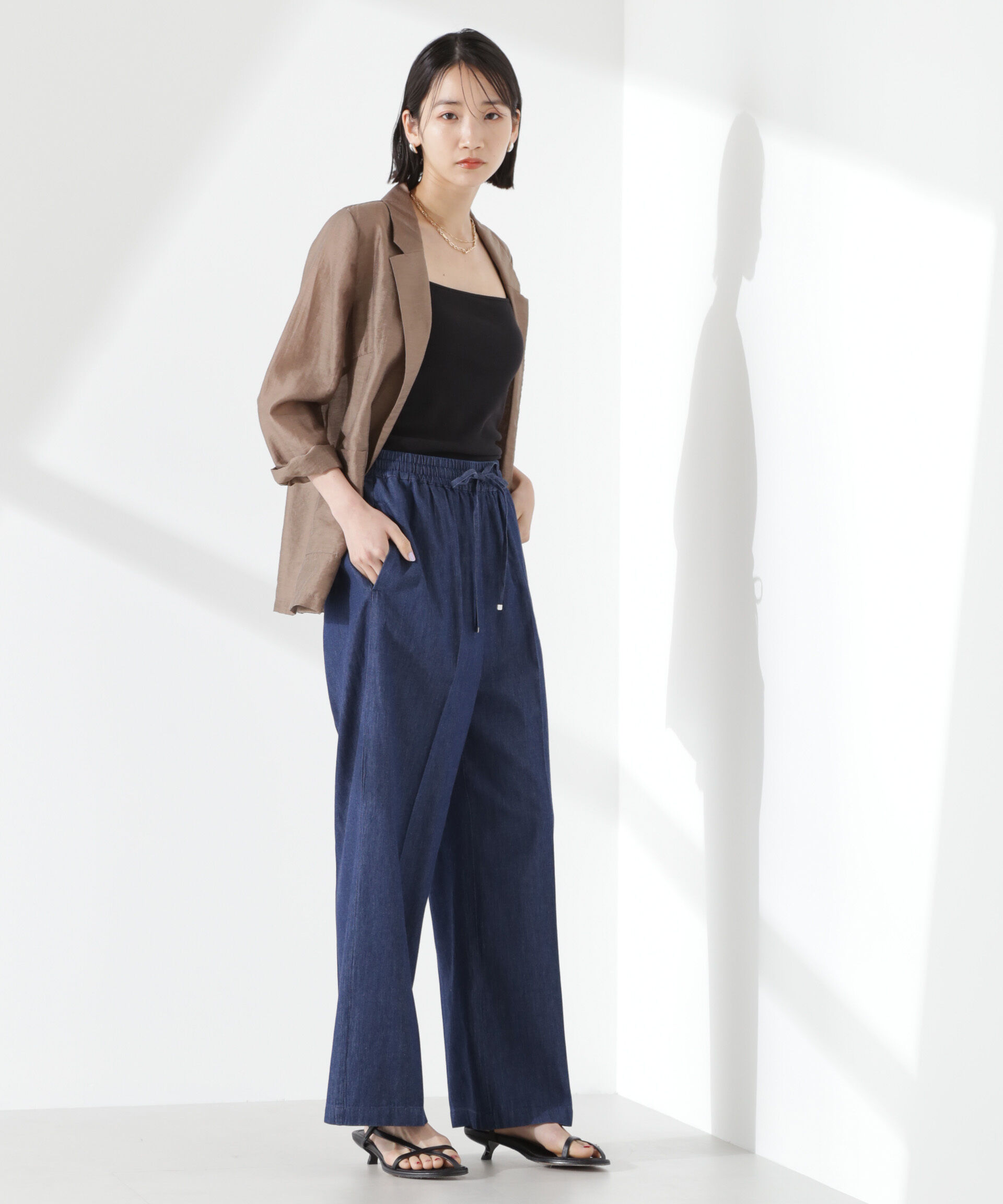 nano･universe「ライトデニムドロストセンタープレスパンツ(セットアップ可)」|チノ|