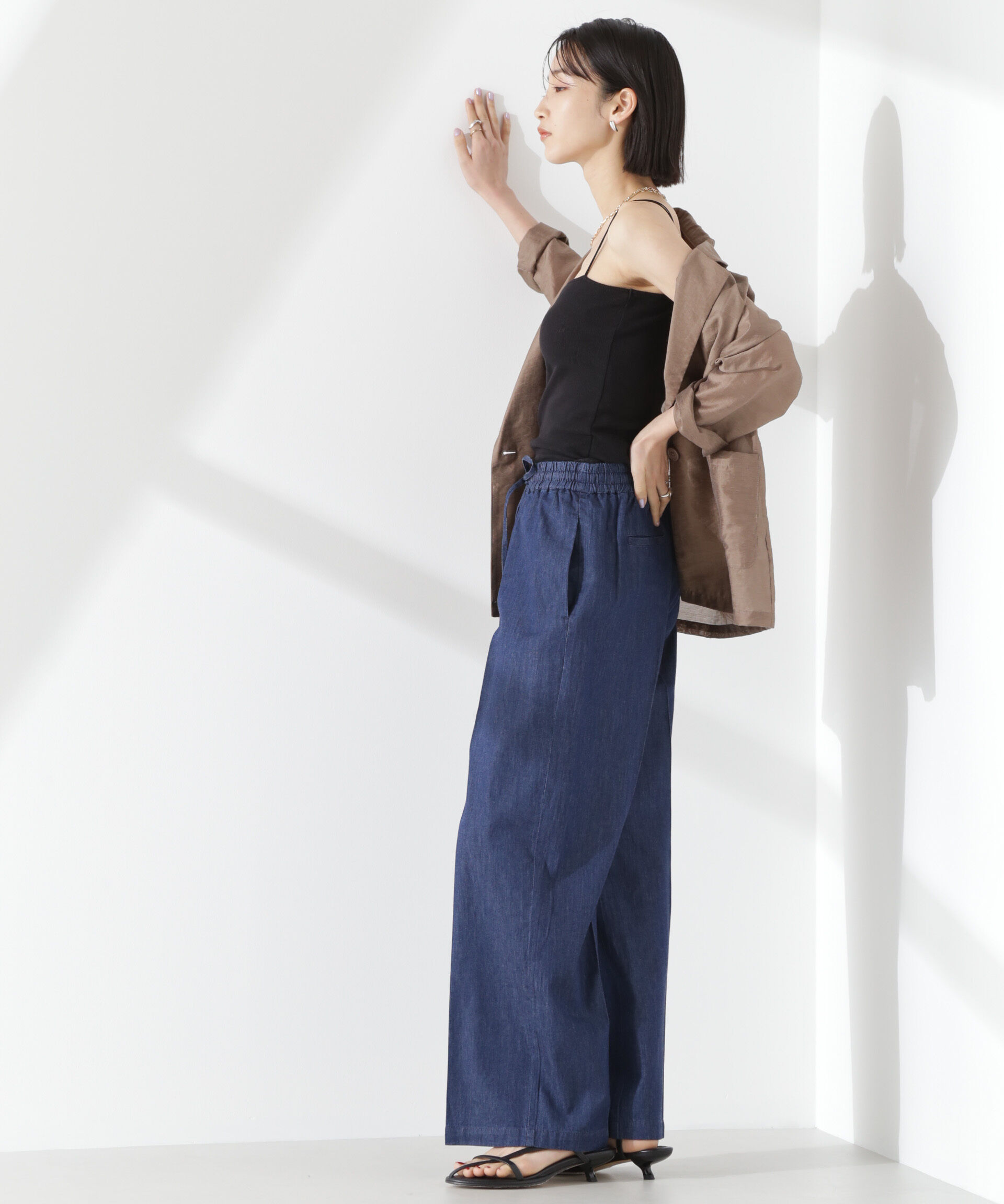 nano･universe「ライトデニムドロストセンタープレスパンツ(セットアップ可)」|チノ|