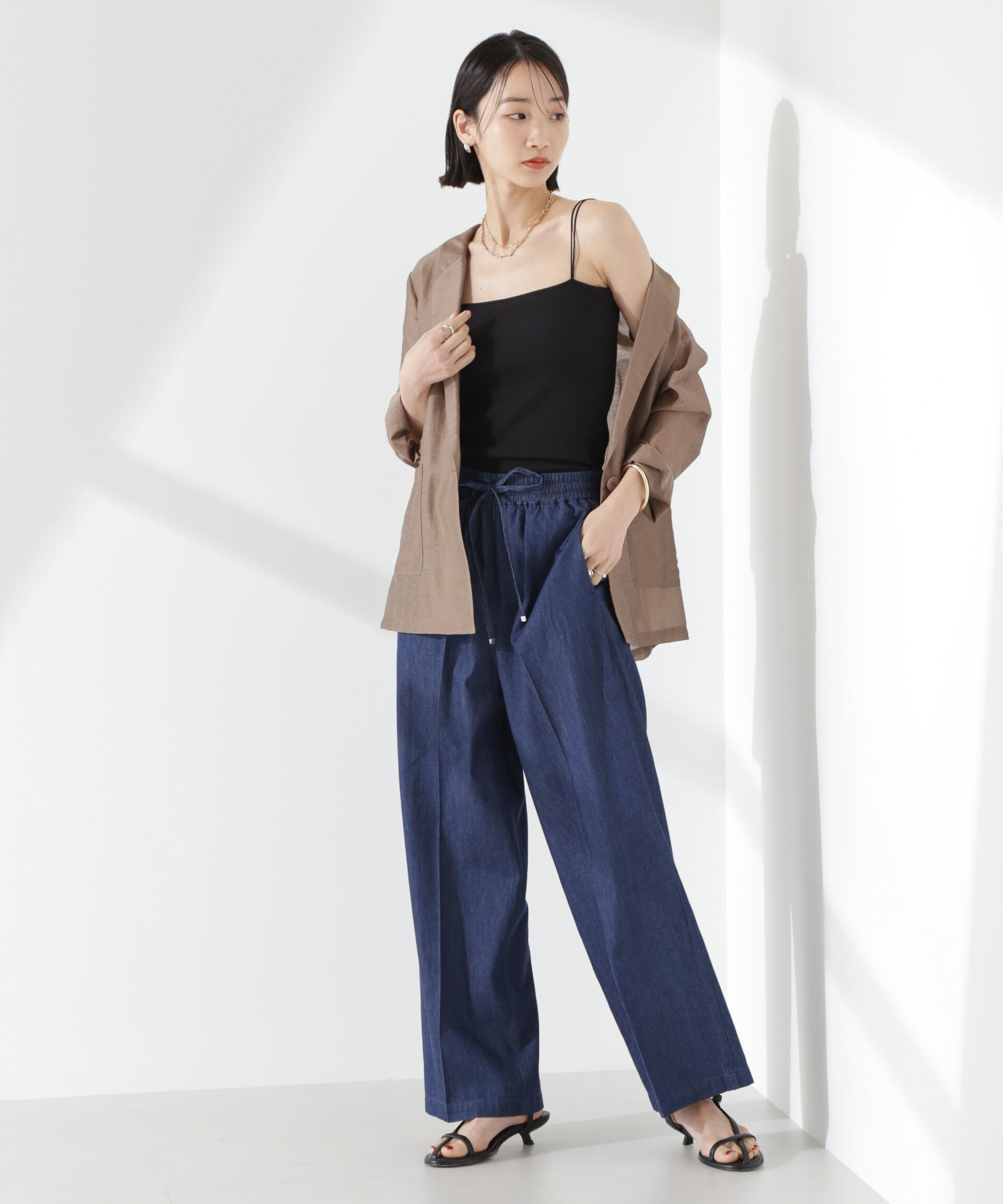 nano･universe「ライトデニムドロストセンタープレスパンツ(セットアップ可)」|チノ|