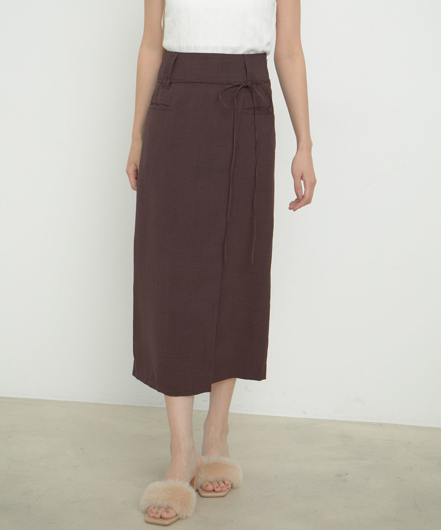 VIS「【接触冷感・洗える】美easyリネンライクベルト付き Iラインスカート」|スカート|ダークブラウン(20)