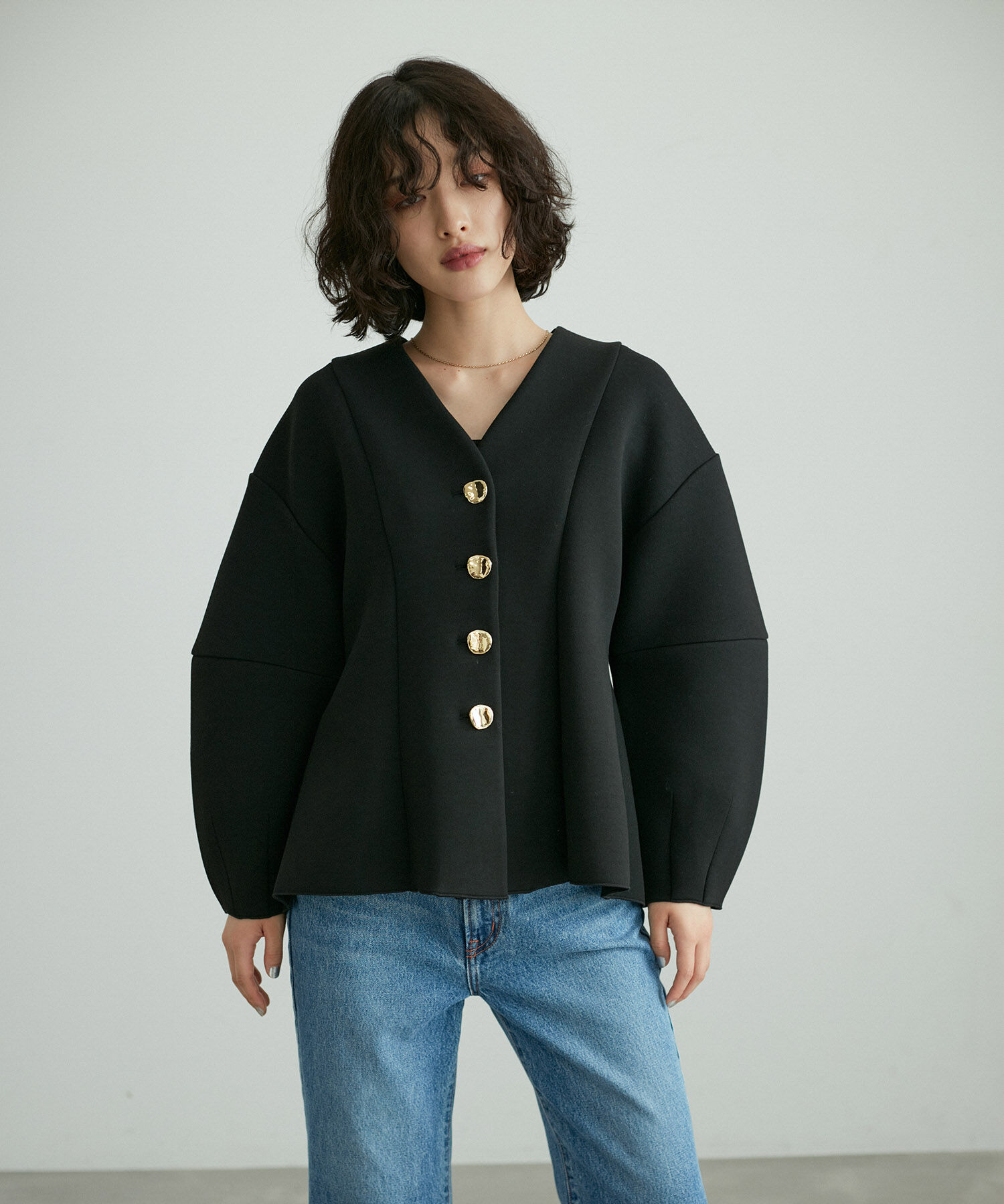 ADAM ET ROPE'「ミックスボタンペプラムカーディガン」|カーディガン|