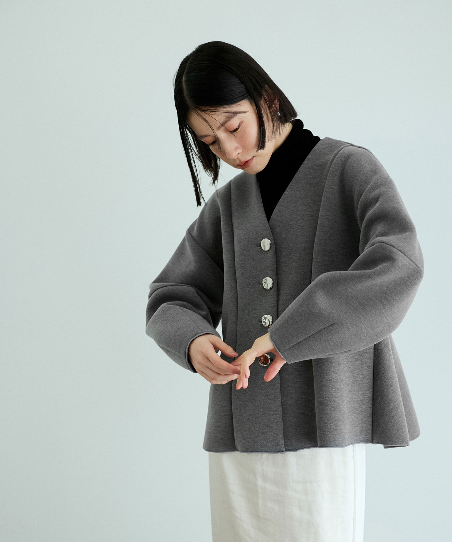 ADAM ET ROPE'「ミックスボタンペプラムカーディガン」|カーディガン|