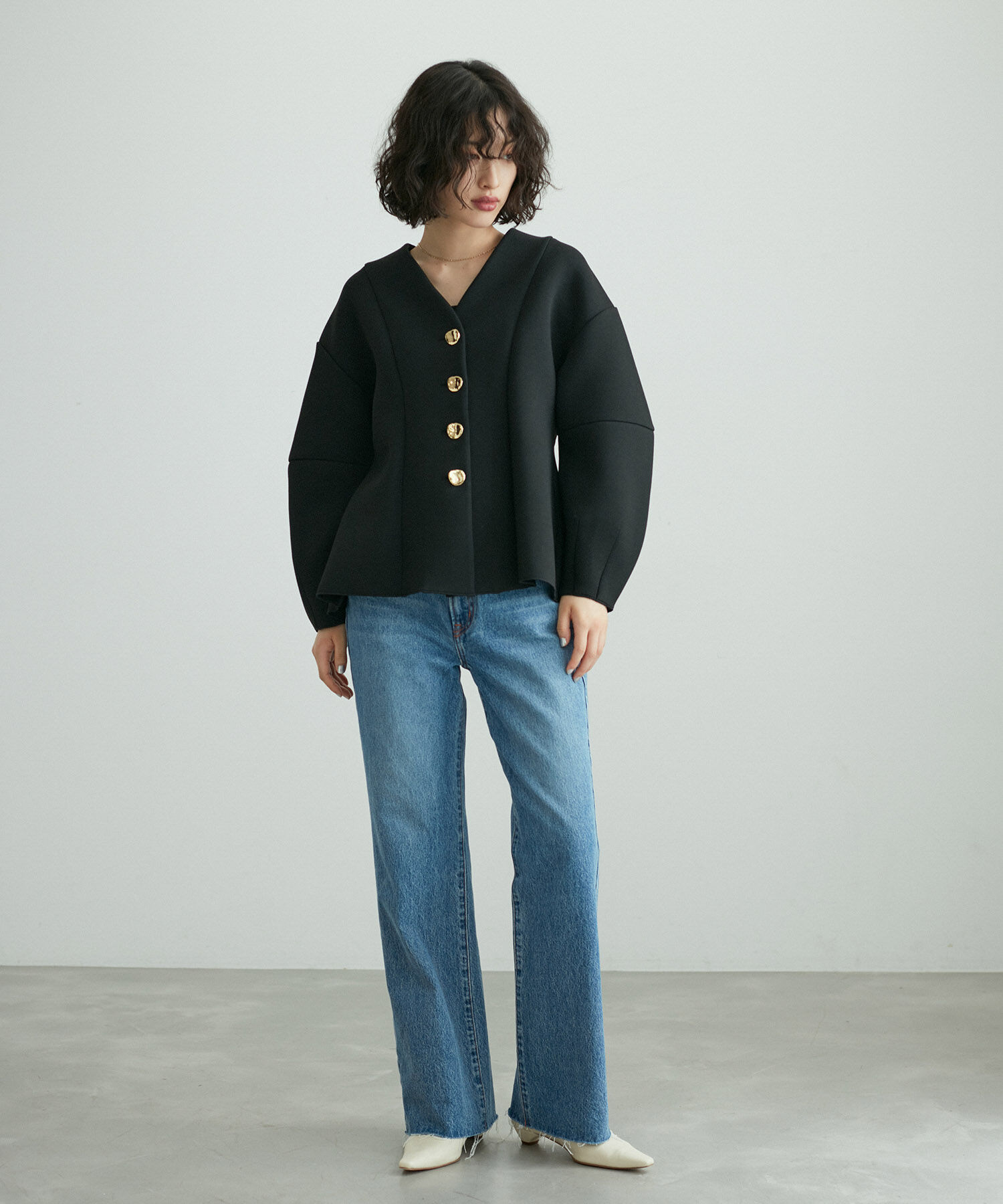 ADAM ET ROPE'「ミックスボタンペプラムカーディガン」|カーディガン|