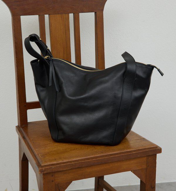  「【2.718】レザーショルダーバッグ」|クラッチバッグ|ブラック