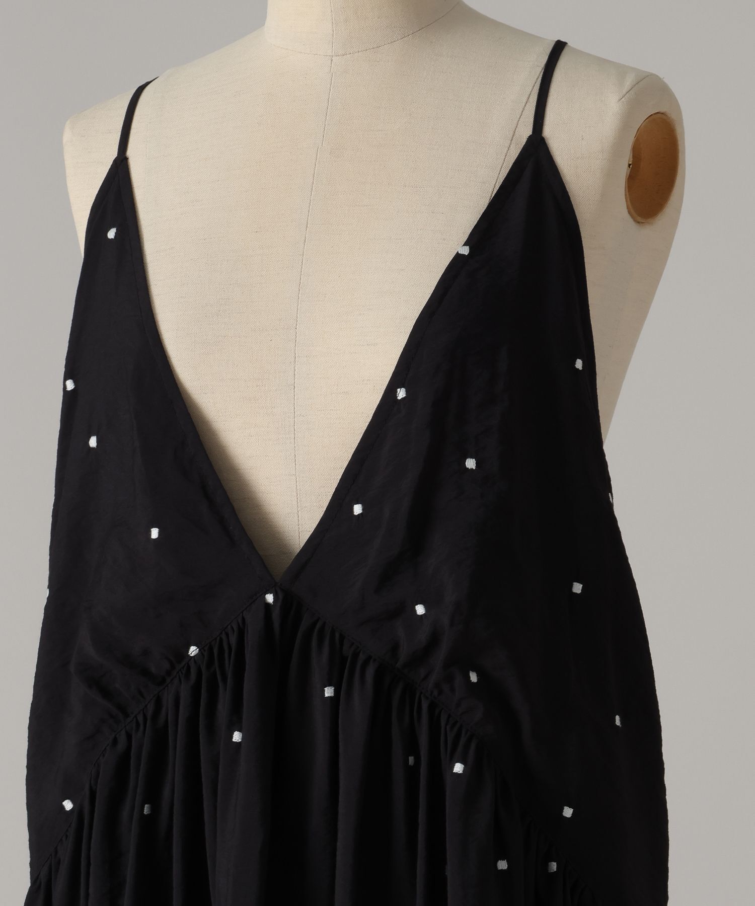 A part by 「ドットシシュウキャミワンピース」|ワンピース|