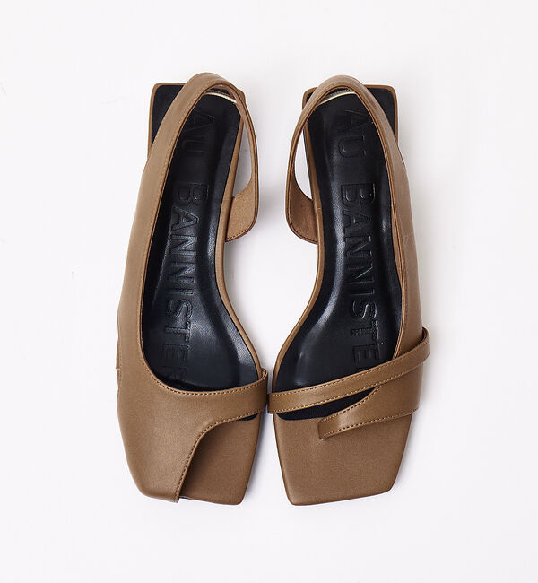 AU BANNISTER「鳳山えり&times;Au BANNISTER　コラボアシンメトリーサンダル」|サンダル|