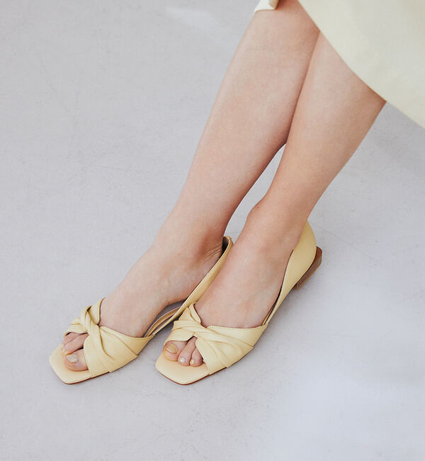 AU BANNISTER「ツイストオープントゥパンプス」|サンダル|クリーム