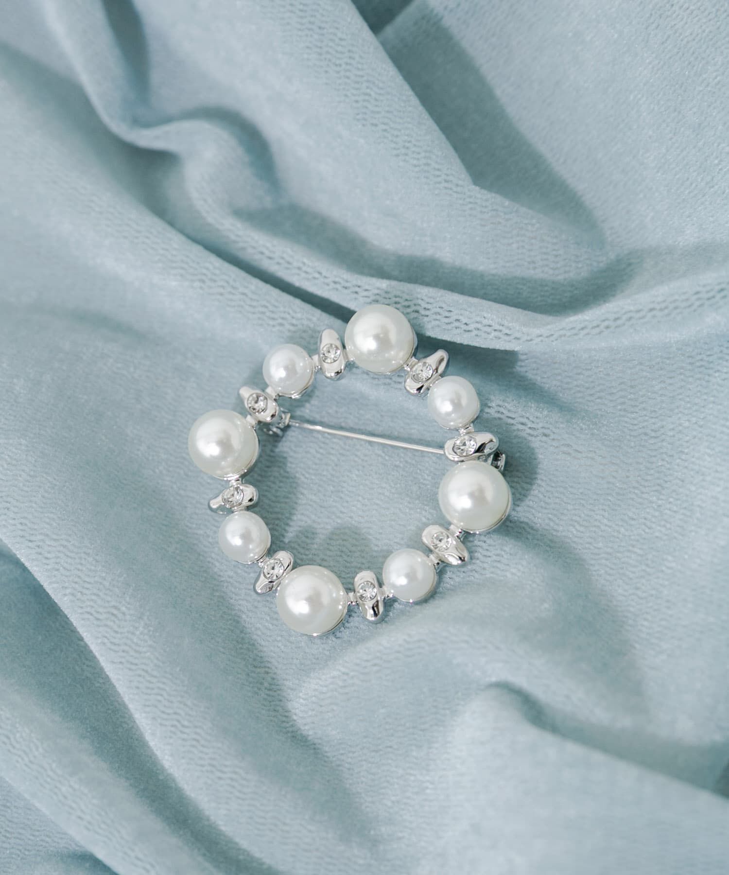 SMELLY「パールビジューラウンドブローチ」|ブローチ・コサージュ|