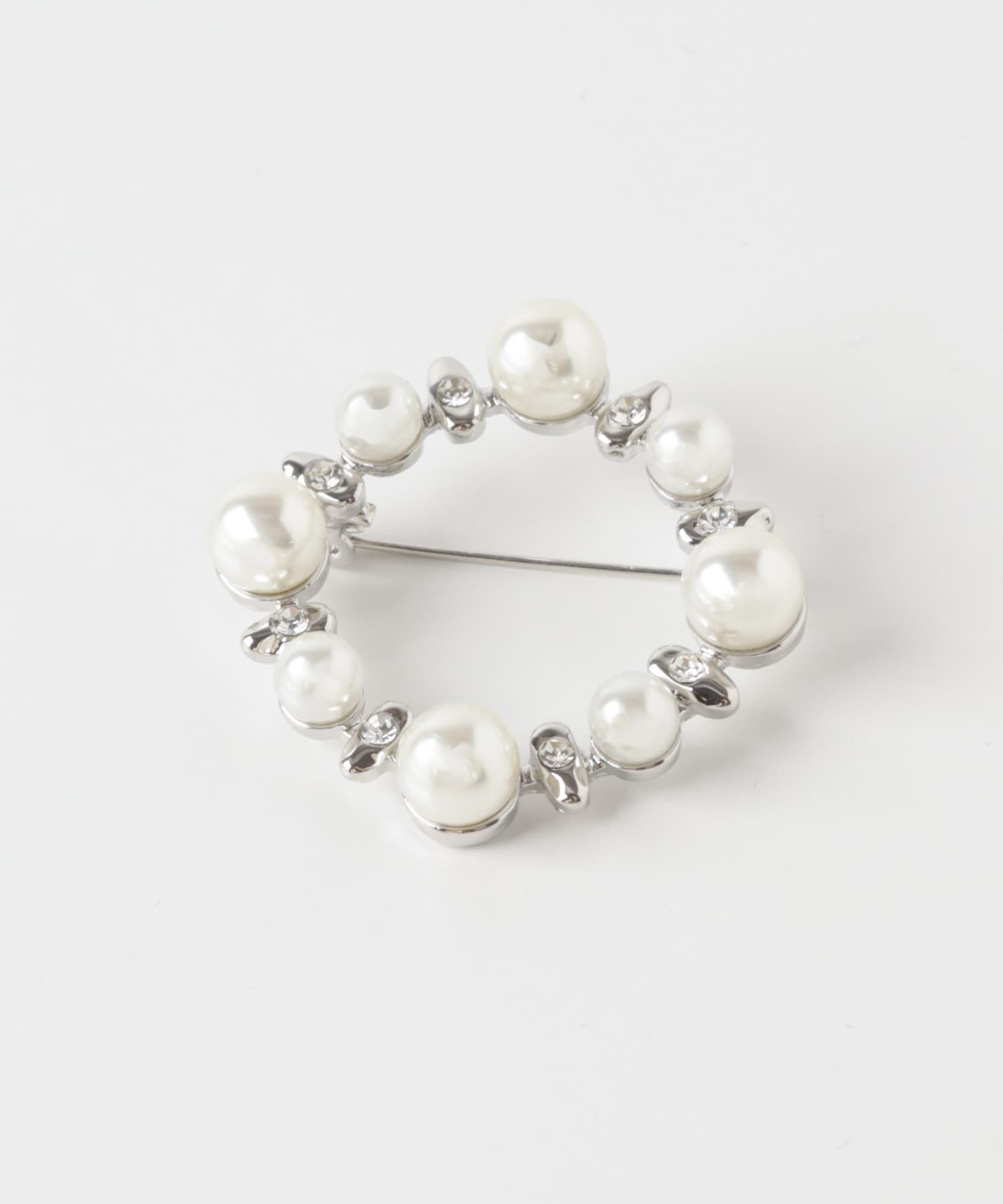 SMELLY「パールビジューラウンドブローチ」|ブローチ・コサージュ|