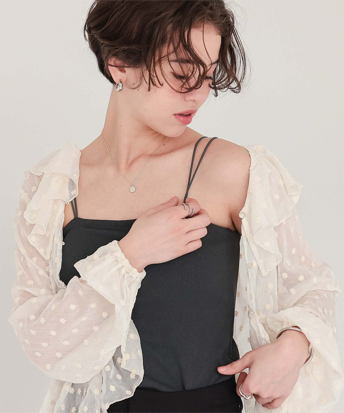 titivate「カップ付きダブルストラップキャミソール」|キャミソール|