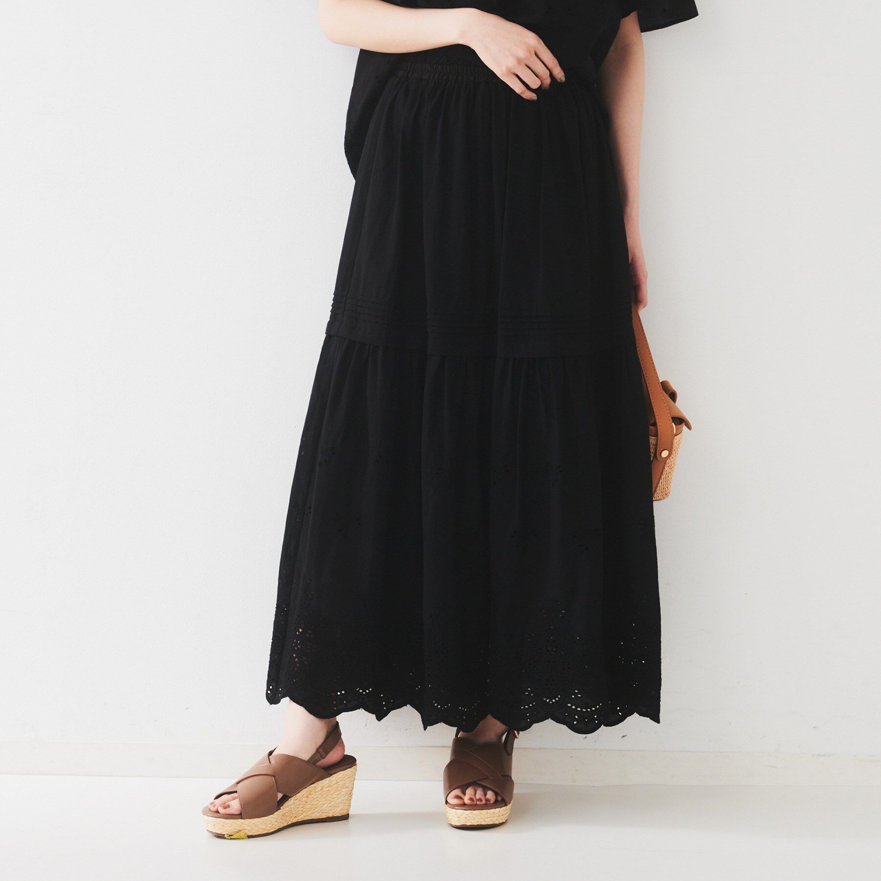 UNTITLED「【セットアップ可/コットン100】スカラップ刺繍スカート」|スカート|