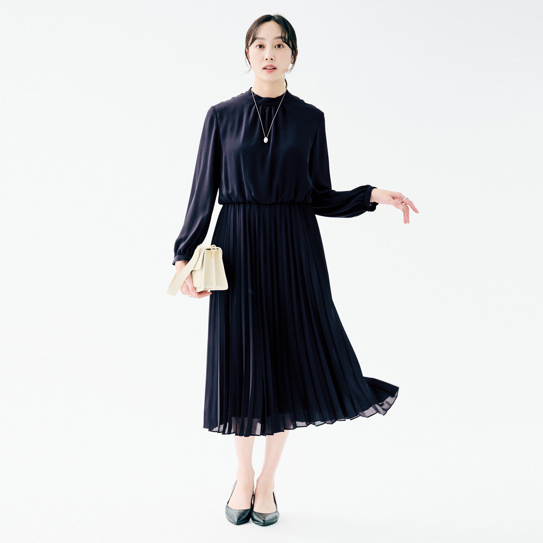 UNTITLED「【フォーマル/洗える】ボウタイ プリーツワンピース」|ワンピース|