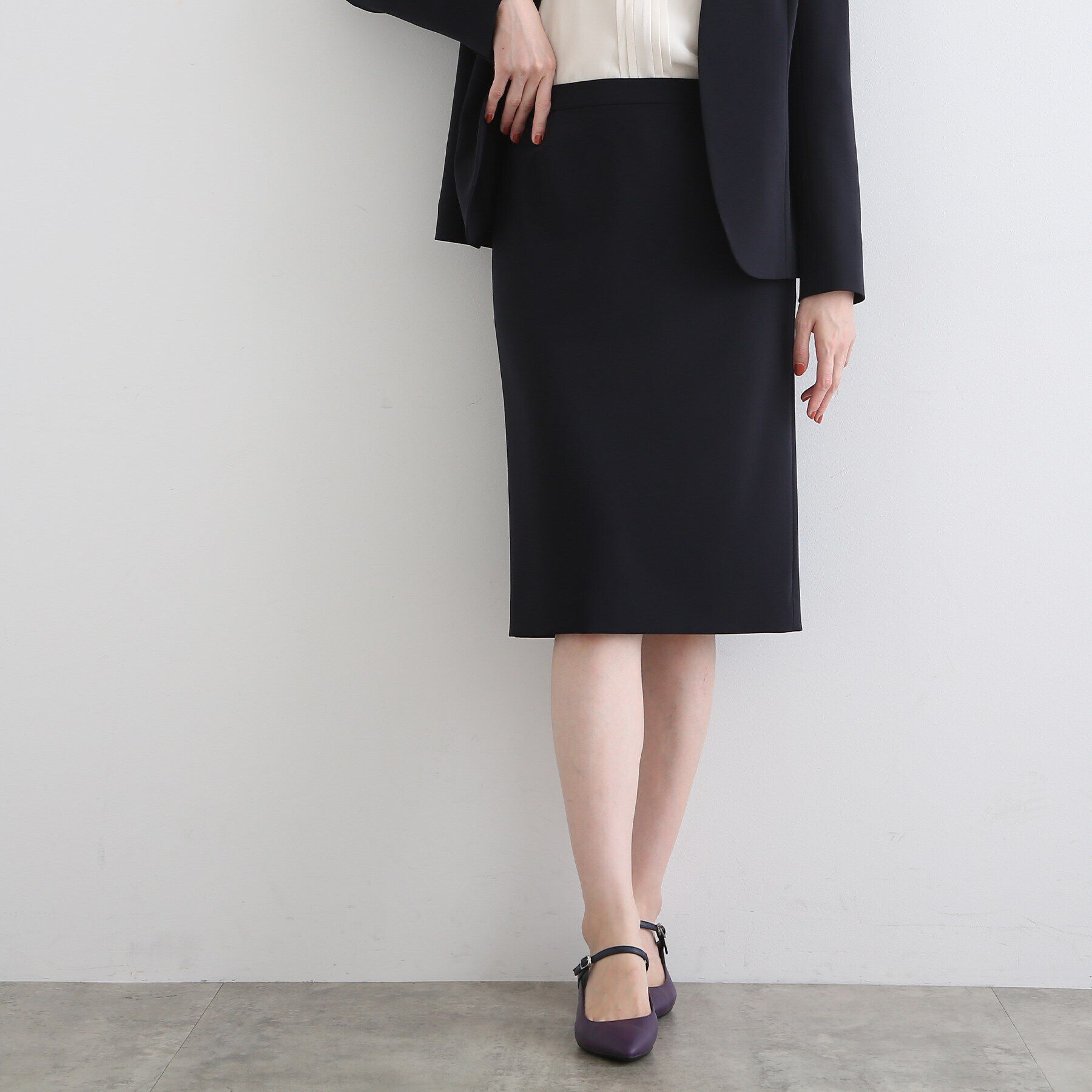 INDIVI「【洗える/UVケア/エコ/日本製】ストレッチ ストレートスカート」|スーツ|ネイビー(093)