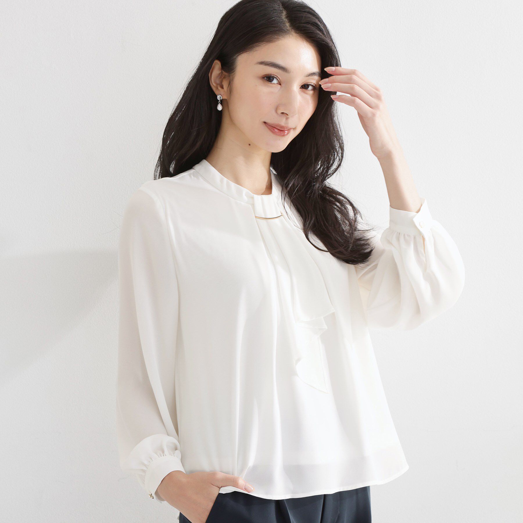 THE SHOP TK「バー付きラッフルタイブラウス」|シャツ・ブラウス|オフホワイト(003