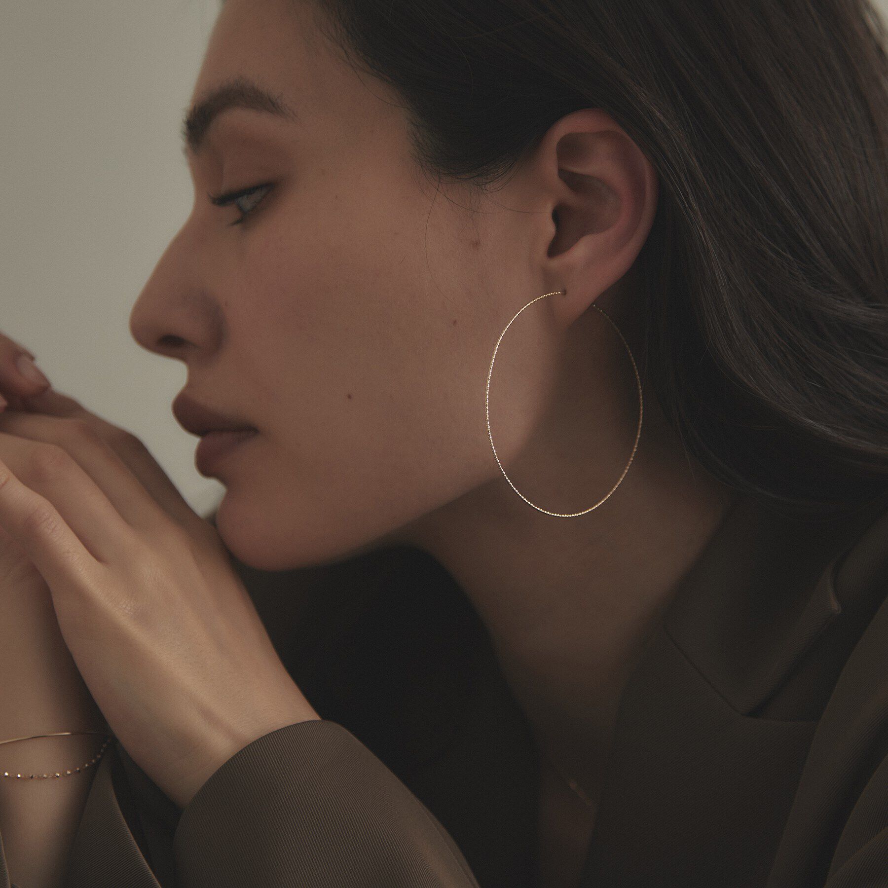 COCOSHNIK「K10カット丸線 フープピアス（大）」|ピアス|