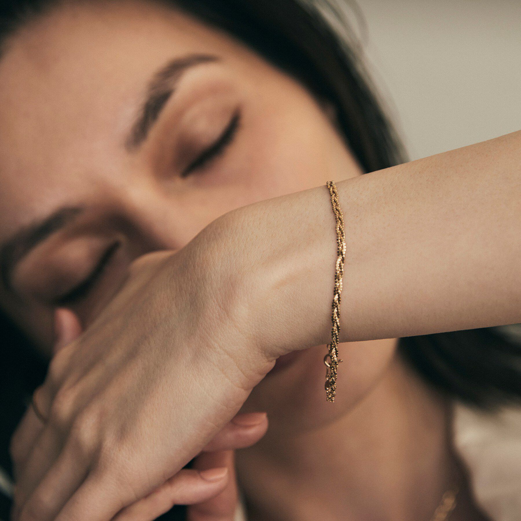 COCOSHNIK「K10ベネフラット三つ編み ブレスレット」|イヤーカフ|