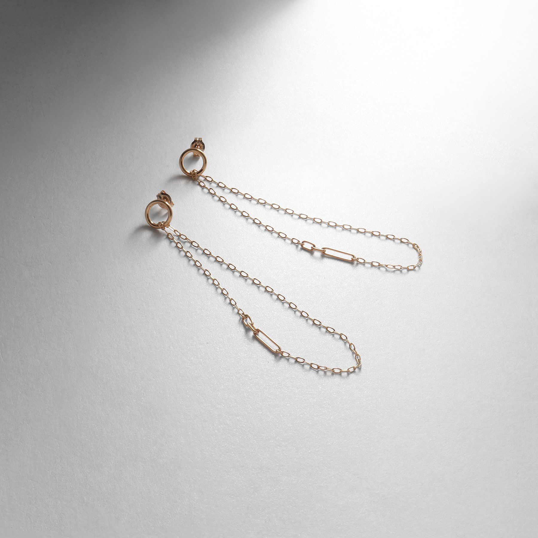 COCOSHNIK「K10中空サークルフックチェーン スタッドピアス」|ピアス|