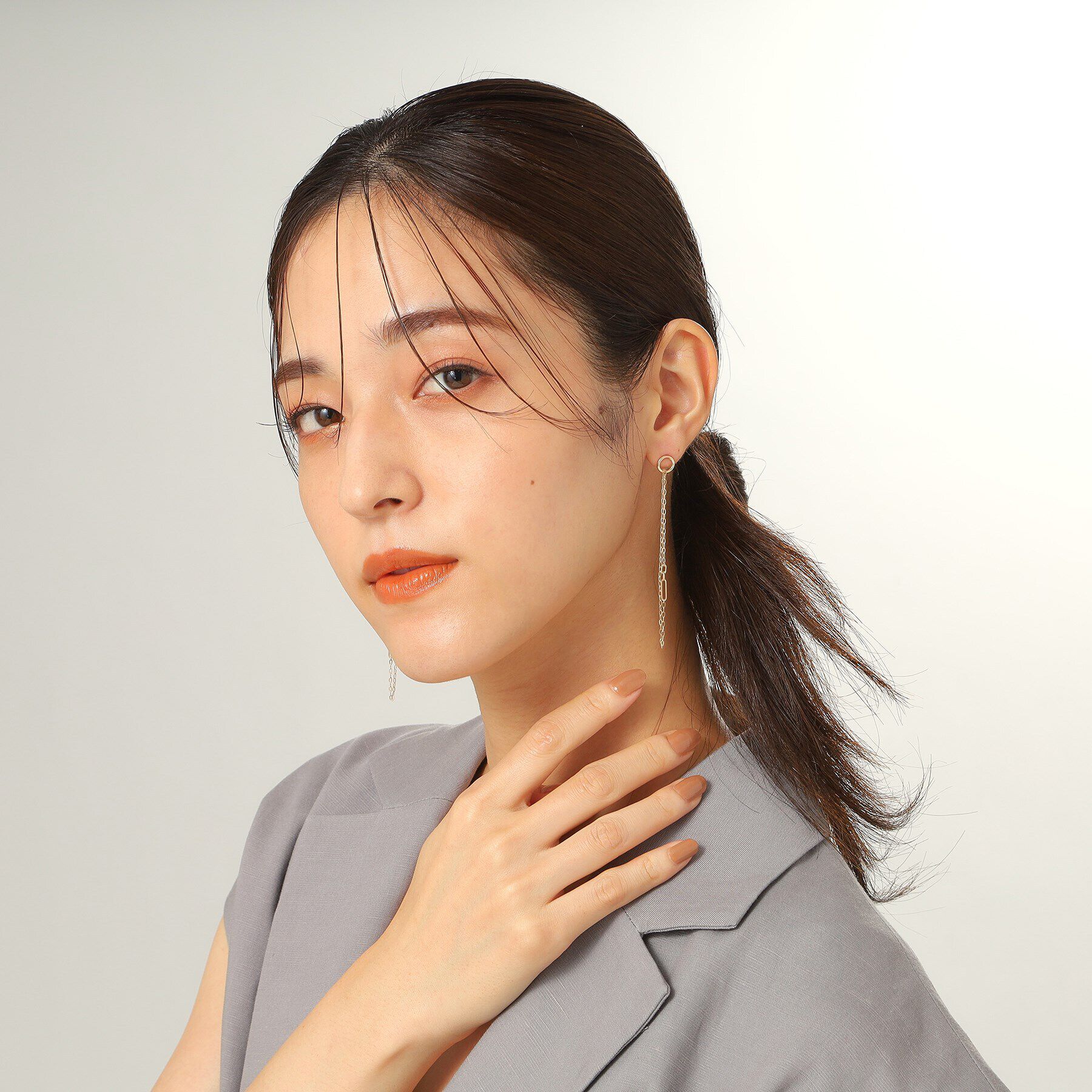 COCOSHNIK「K10中空サークルフックチェーン スタッドピアス」|ピアス|