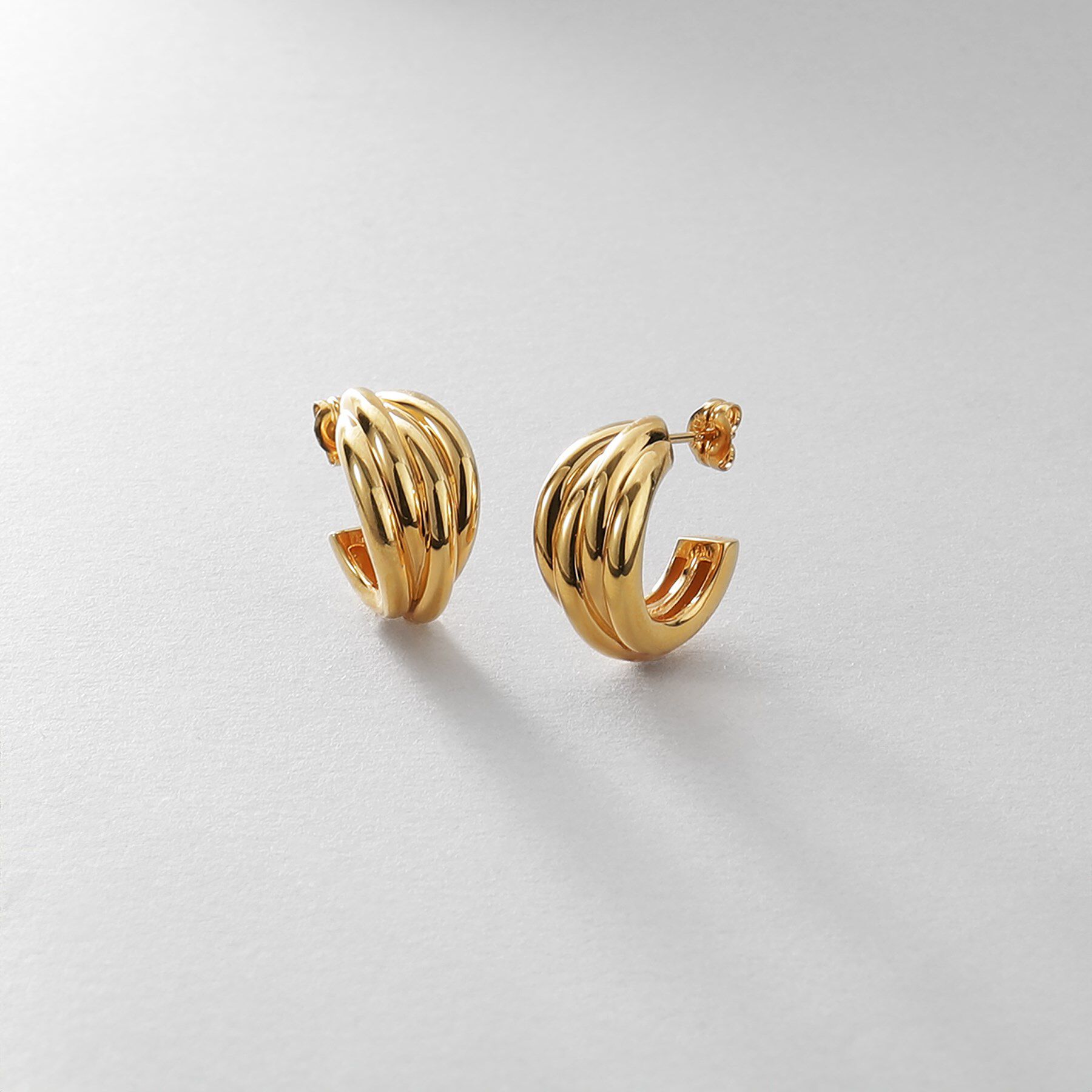 COCOSHNIK ONKITSCH「シルバー スモールフープ タングルドピアス GP」|ピアス|ゴールド(600)