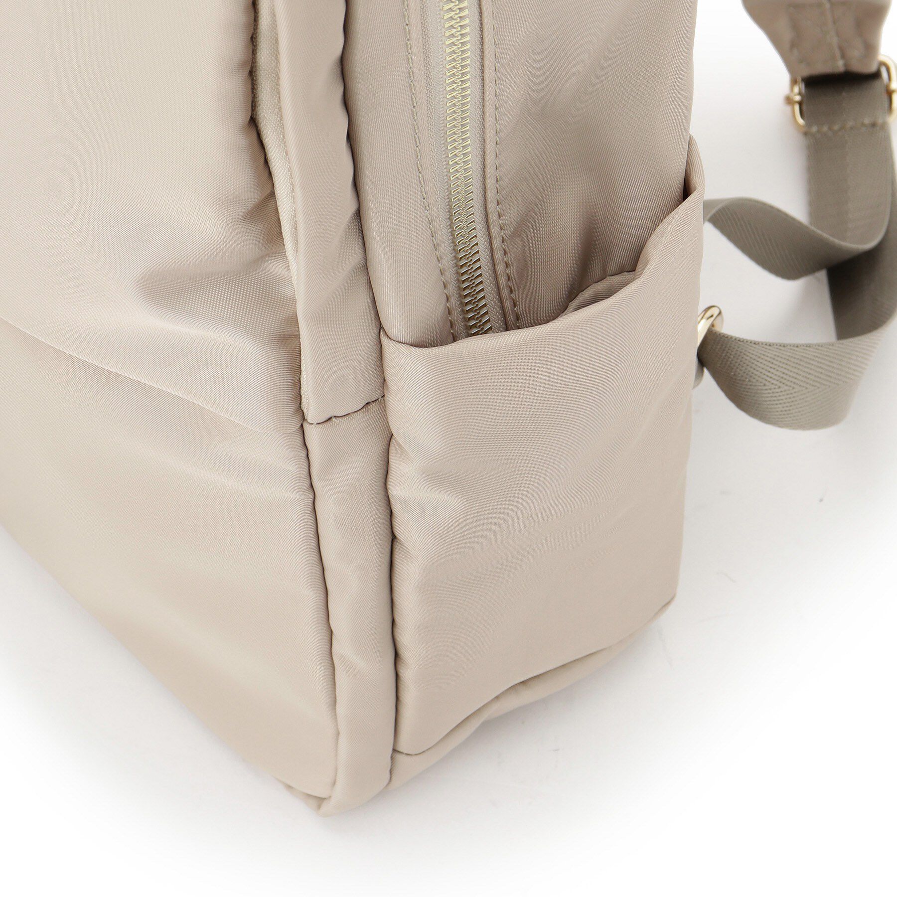 ITS&rsquo;DEMO「【収納アドバイザー監修】合皮コンビリュック」|リュック|