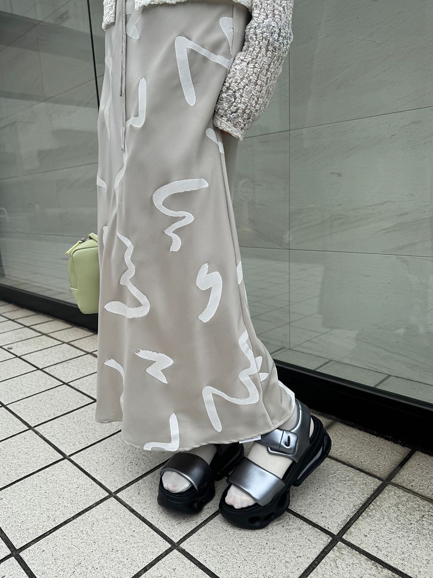 emmi atelier「サテンナロースカート【セットアップ対応】」|スカート|