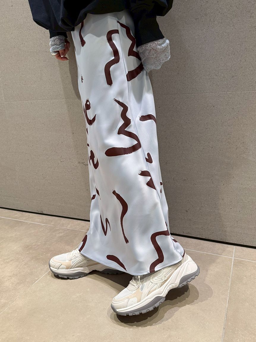 emmi atelier「サテンナロースカート【セットアップ対応】」|スカート|