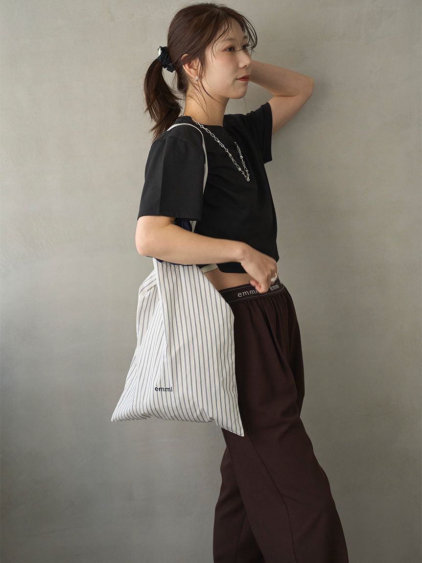 emmi atelier「【ONLINE限定カラーあり】シュシュ付きemmiロゴトートバッグ」|トートバッグ|